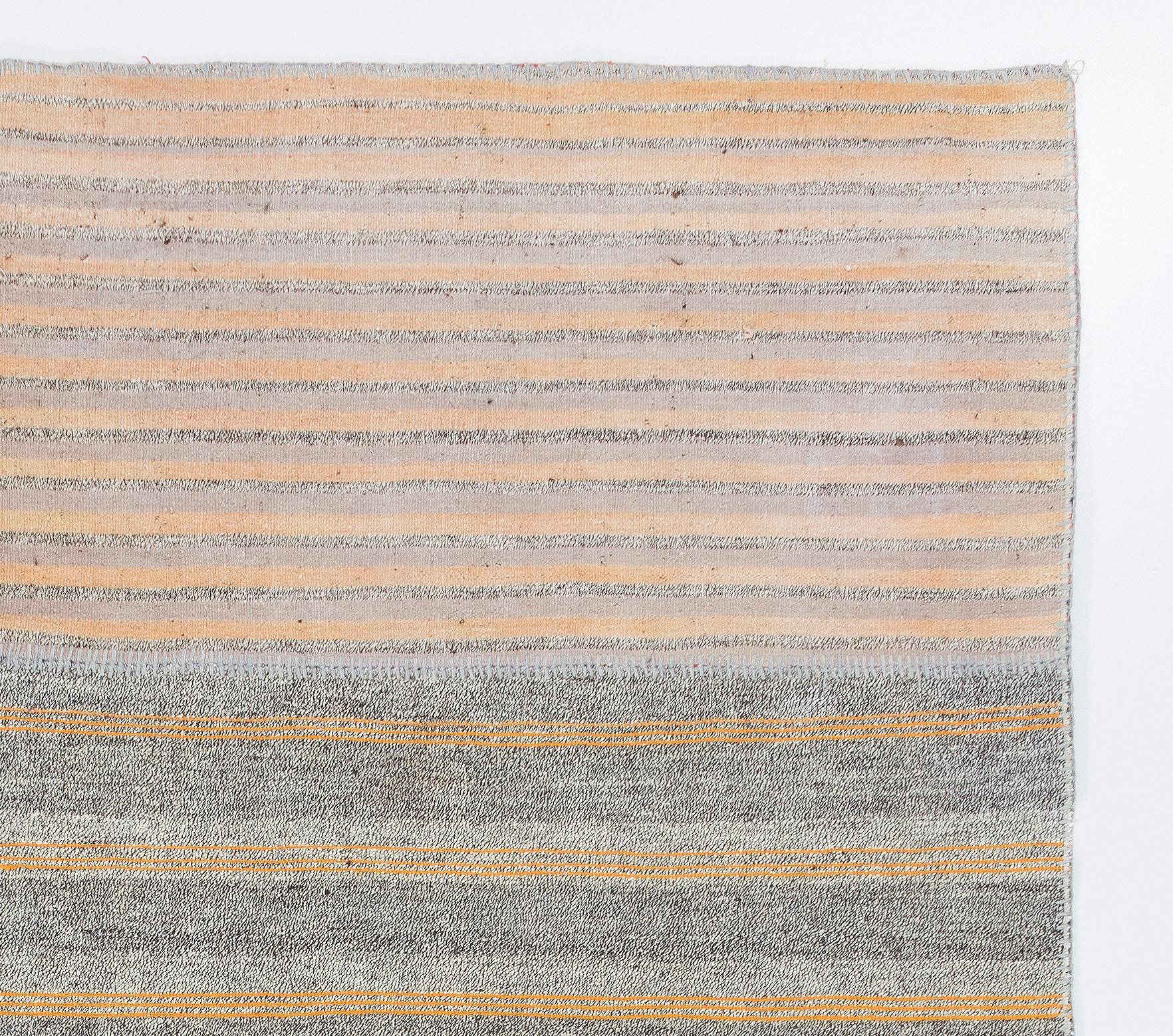 8.6x1,7 m Vintage-Kelim-Teppich, Bodenbedeckung aus Flachgewebe. Weiß, Orange, Weiß (Türkisch) im Angebot