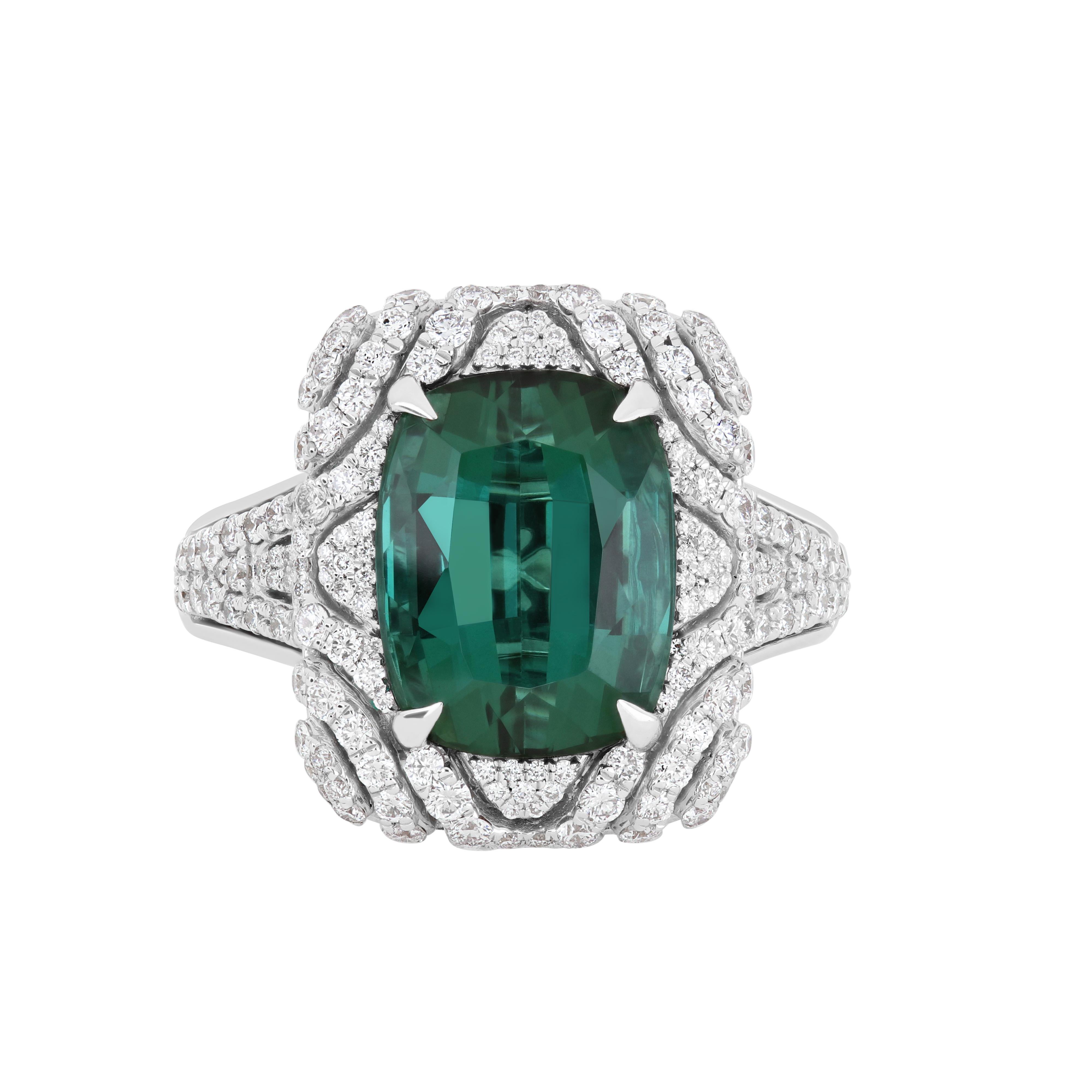 8.7 Carat Green Tourmaline and Diamond Studded Ring in 18K White Gold For Sale 1