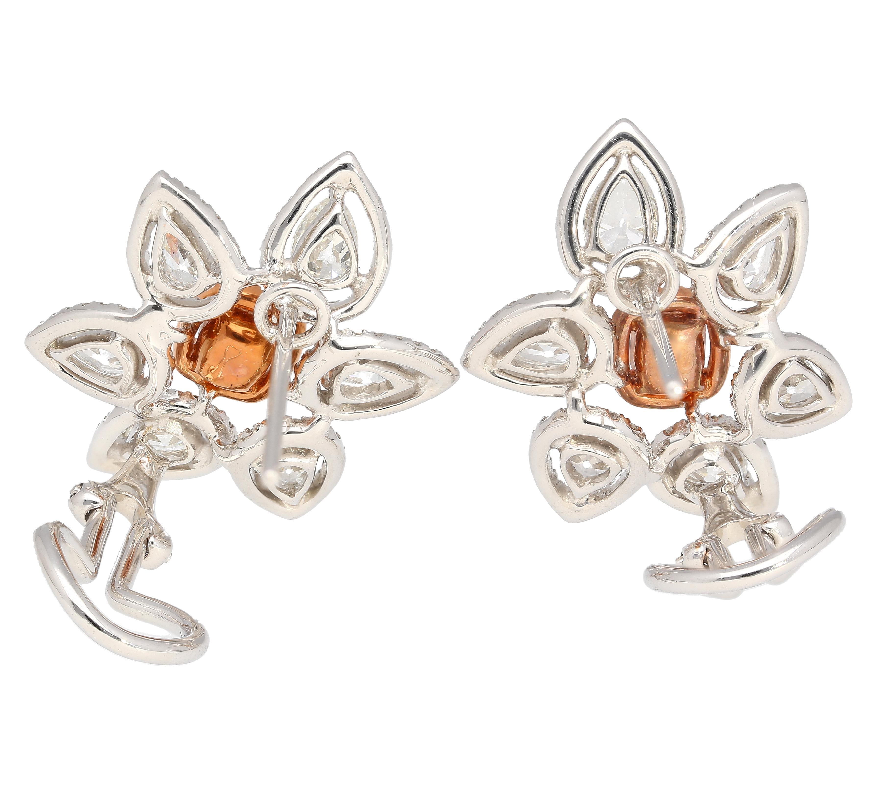 Taille coussin Boucles d'oreilles composées de fleurs et de diamants roses d'une valeur totale de 8,7 carats naturels en vente