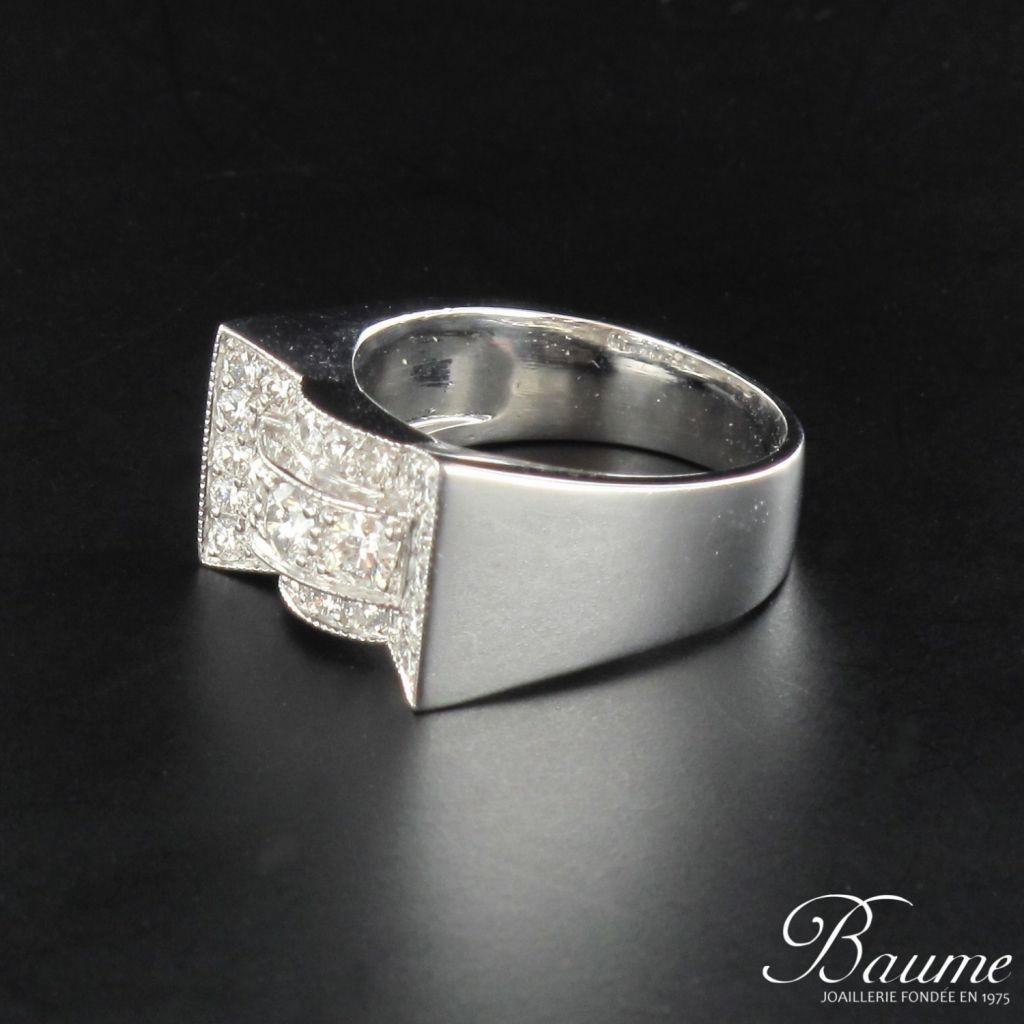 Art Deco Style 0.87 Carat Diamonds 18 Karat White Gold Ring For Sale 5