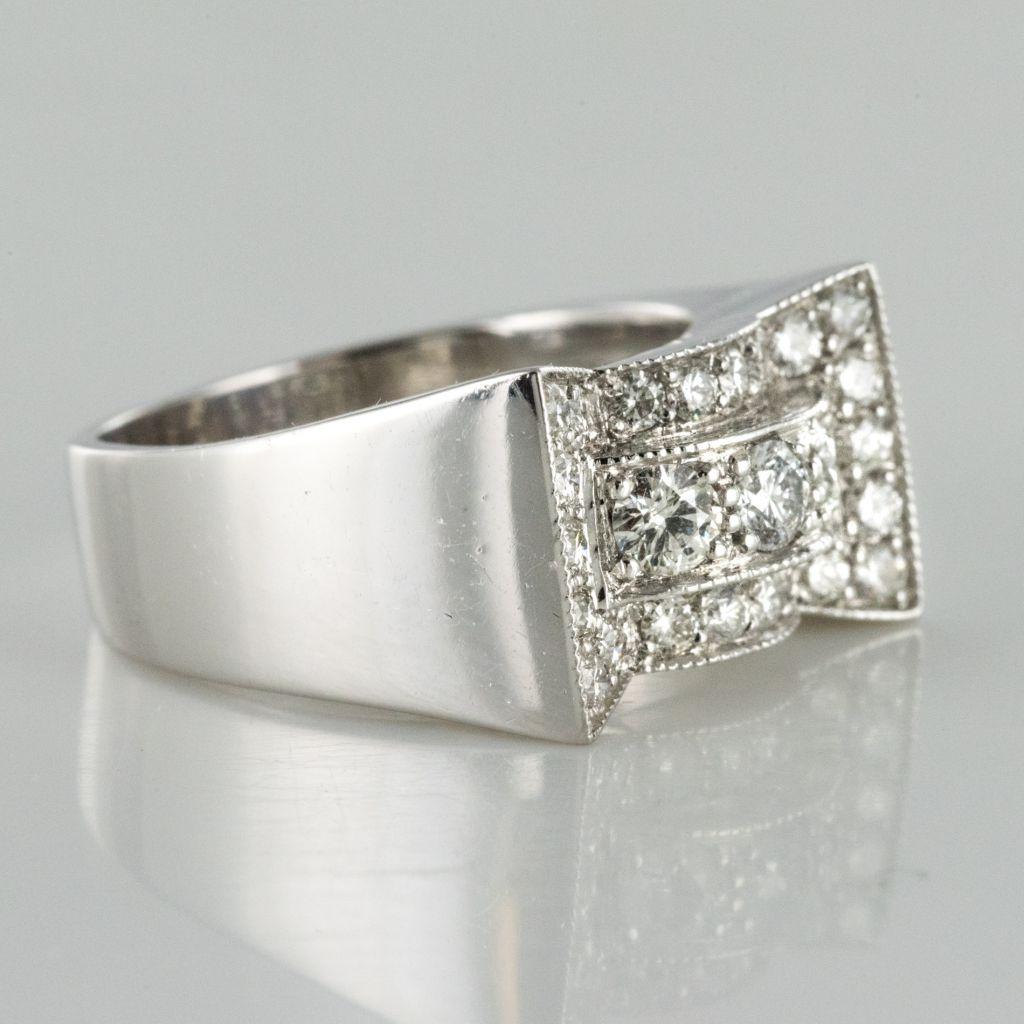 Art Deco Style 0.87 Carat Diamonds 18 Karat White Gold Ring For Sale 6