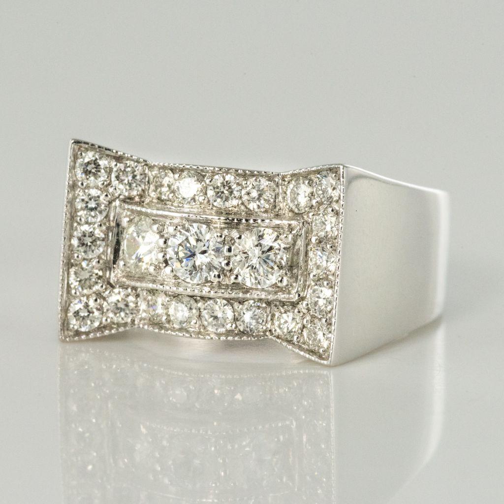 Brilliant Cut Art Deco Style 0.87 Carat Diamonds 18 Karat White Gold Ring For Sale