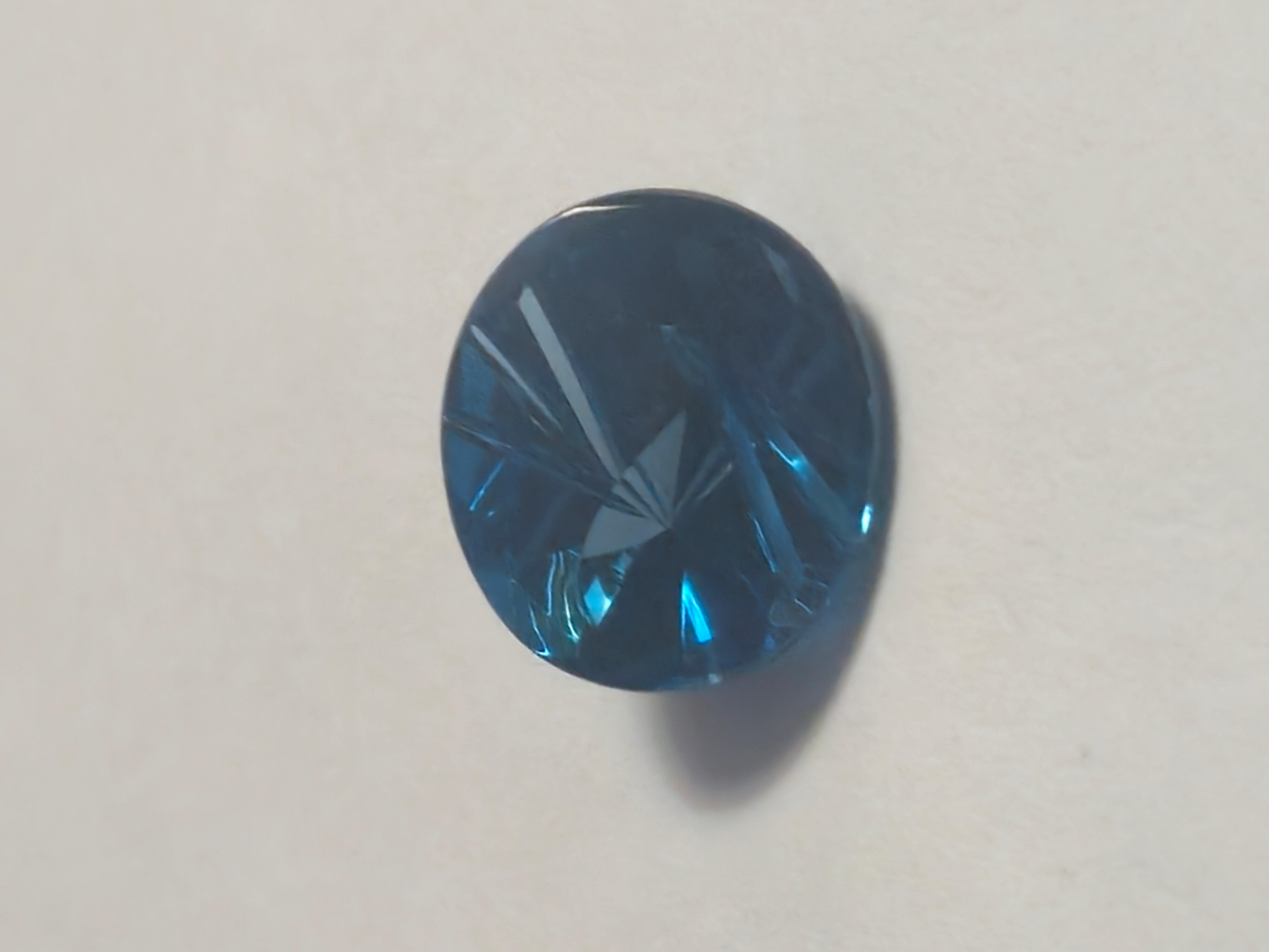 8.7 ct Oval London Blue Topaz 14X12 Fantasy Cut in vendita 7