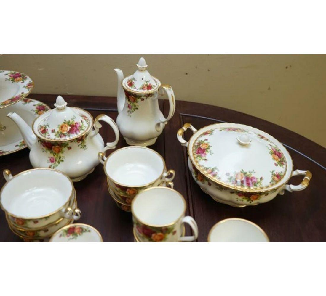Hand-Crafted 87 Piece Vintage Royal Albert Bone China Old Country Roses, circa 1960s For Sale