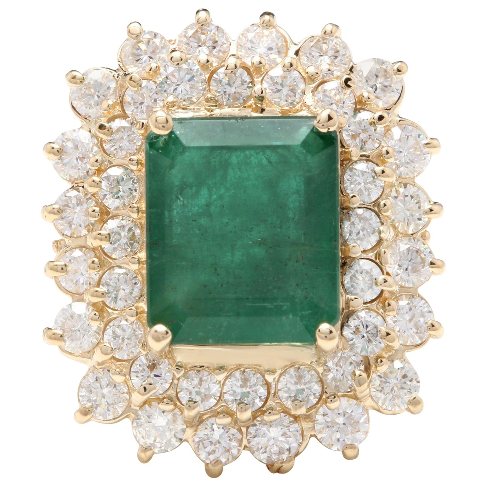 8.70 Carat Natural Emerald and Diamond 14 Karat Solid Yellow Gold Ring