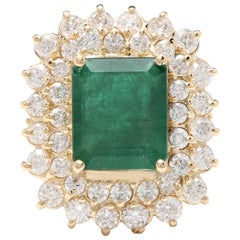8.70 Carat Natural Emerald and Diamond 14 Karat Solid Yellow Gold Ring