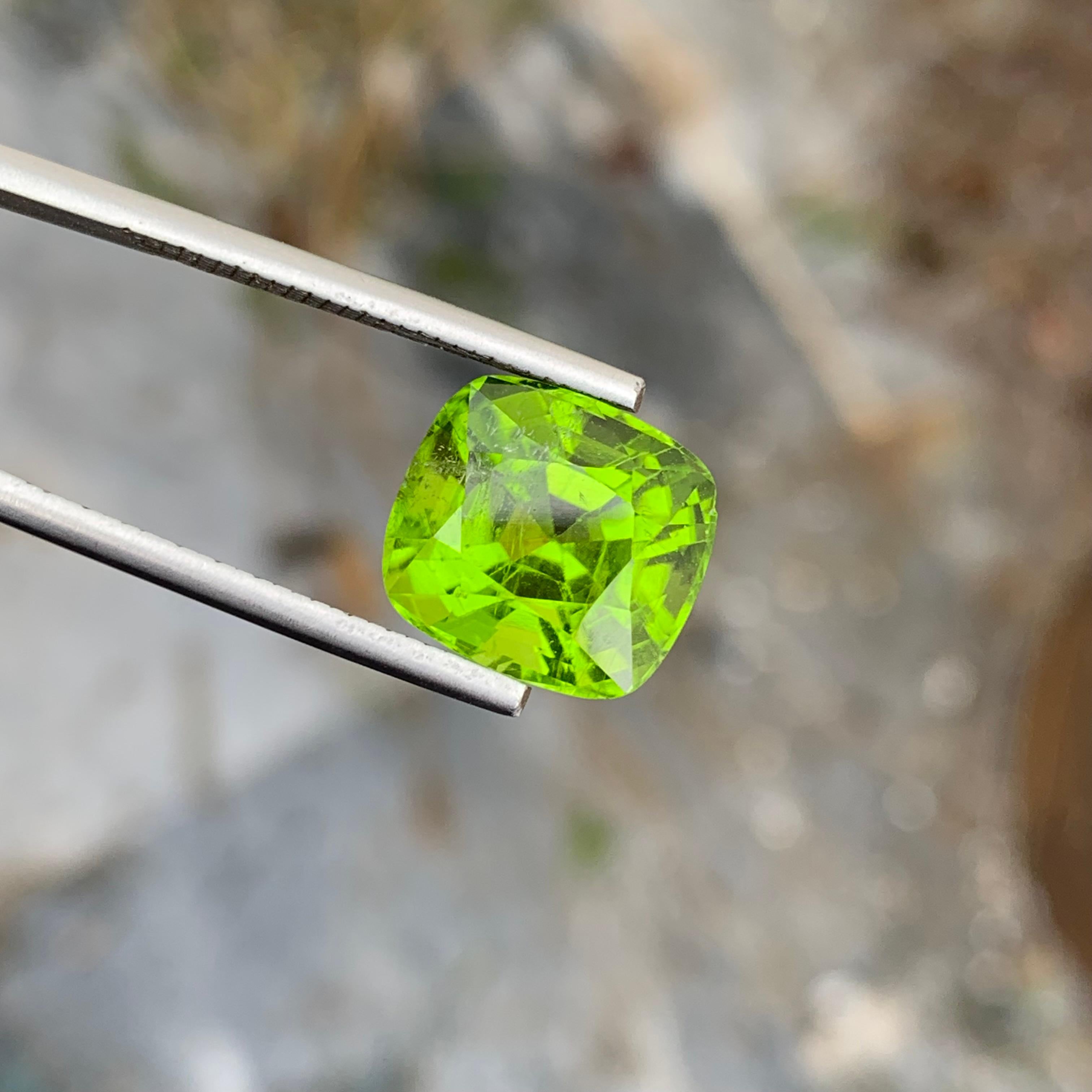 Cushion Cut 8.70 Carat Natural Loose Apple Green Peridot Cushion Shape Gem For Necklace  For Sale