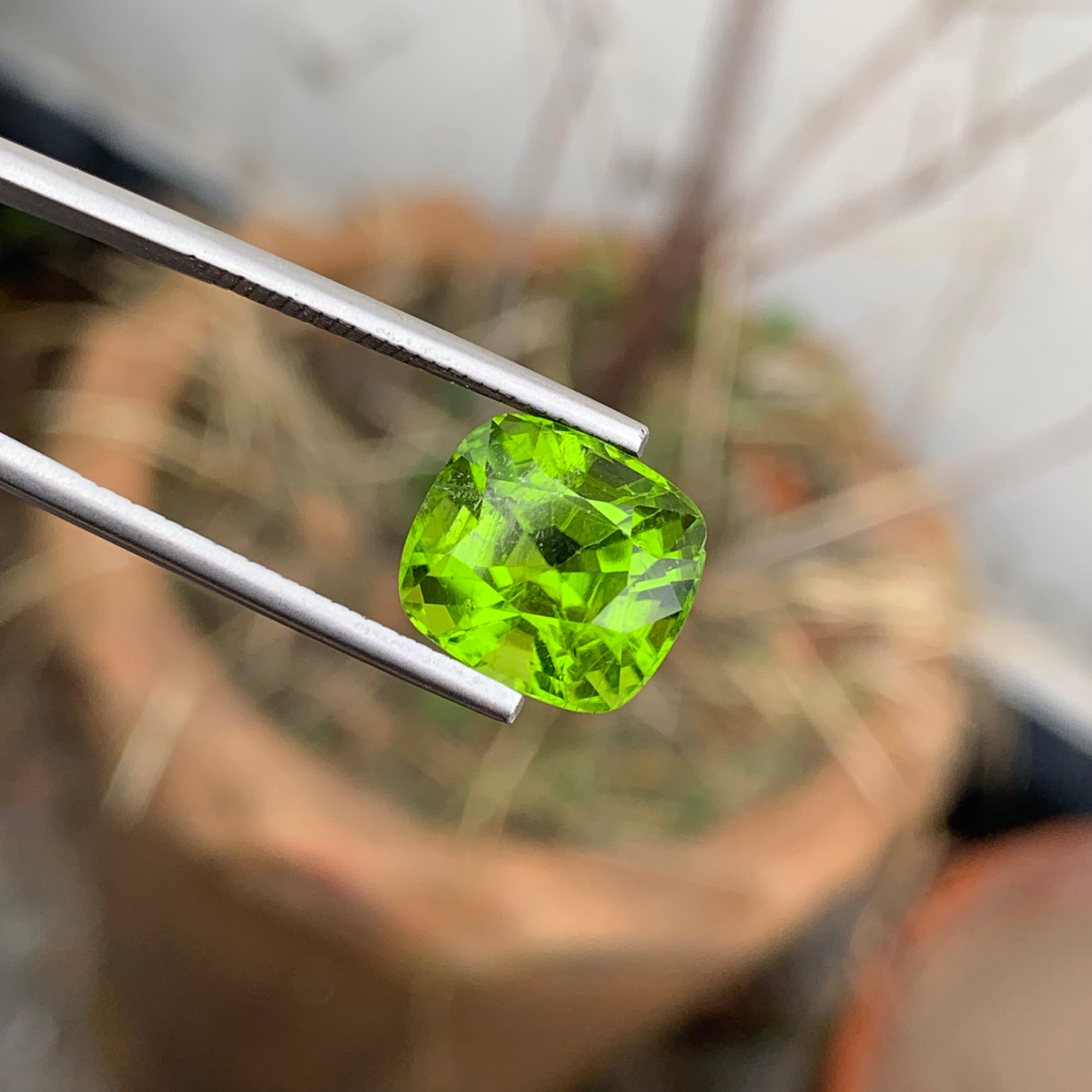 8.70 Carat Natural Loose Apple Green Peridot Cushion Shape Gem For Necklace  For Sale 1