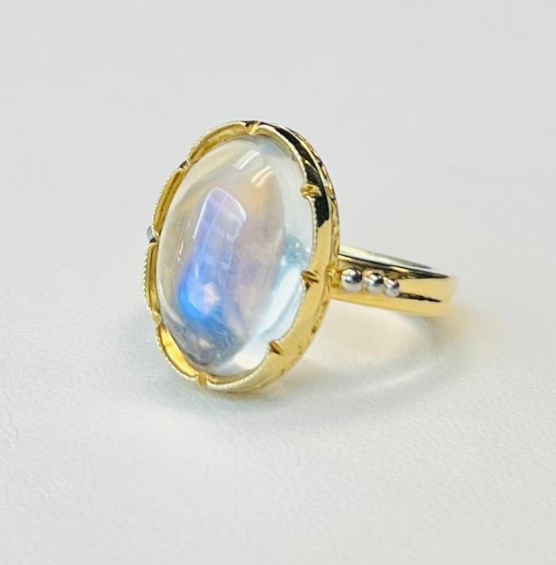 Artisan 8.70 Carat Blue Flash Moonstone, Yellow Gold and Palladium Cocktail Ring For Sale