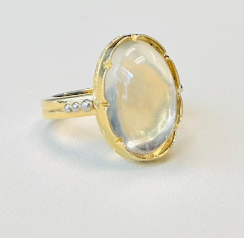 Cabochon 8.70 Carat Blue Flash Moonstone, Yellow Gold and Palladium Cocktail Ring For Sale