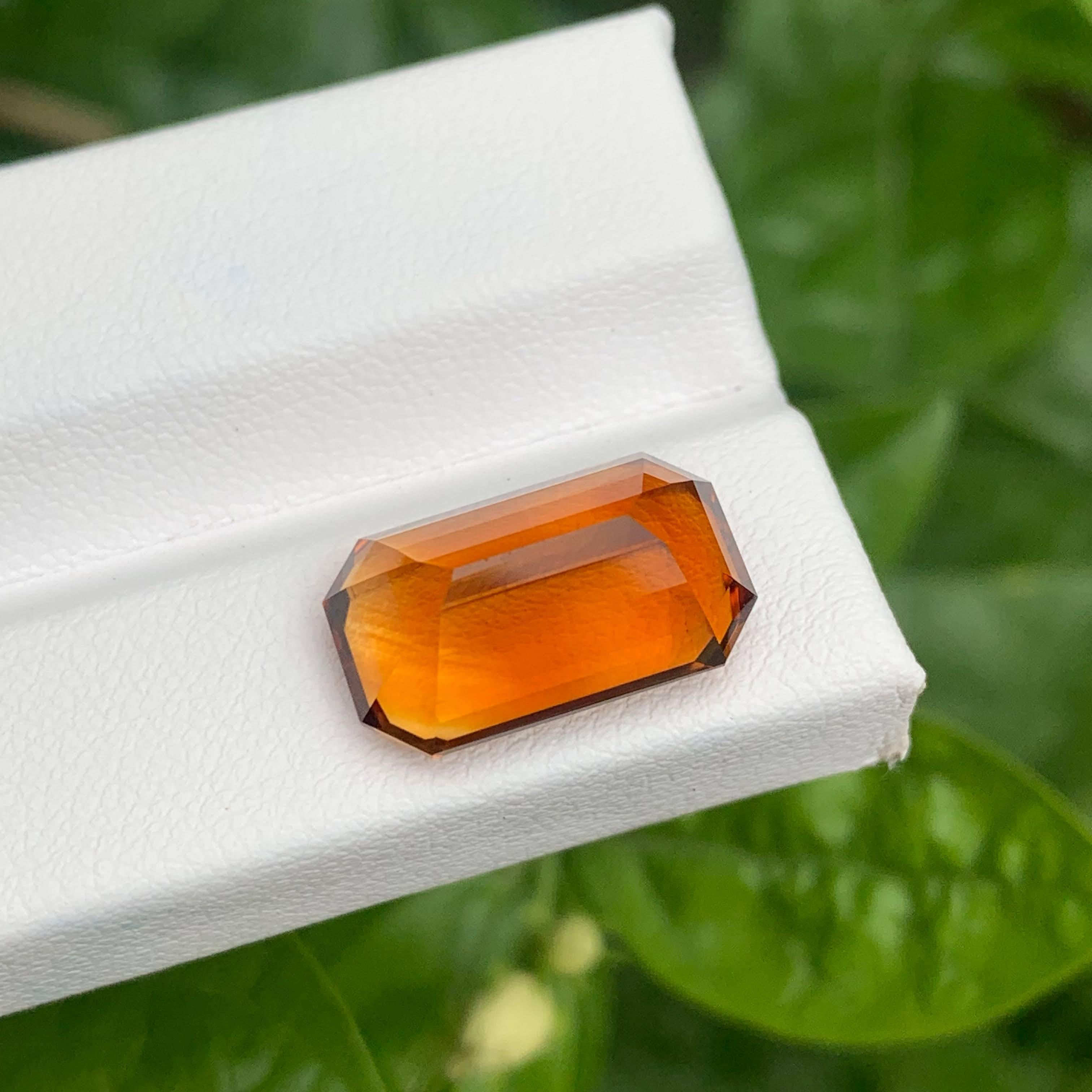 8.70 carats Fire Citrine Stone Emerald Cut Natural Brazilian Gemstone in vendita 2