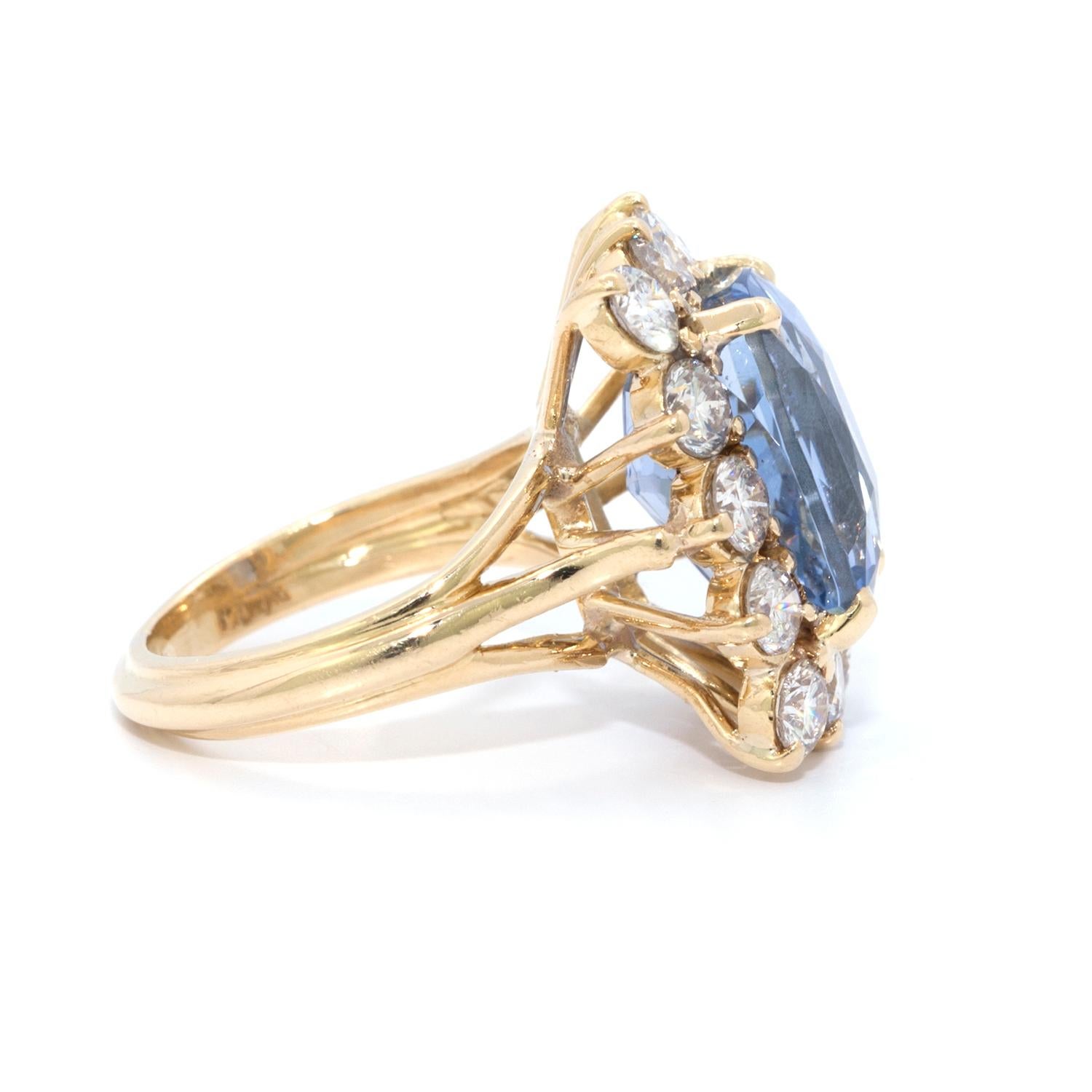 8.70 Carat Cushion Sapphire and Diamond Yellow Gold Cocktail Ring In Good Condition For Sale In New York, NY