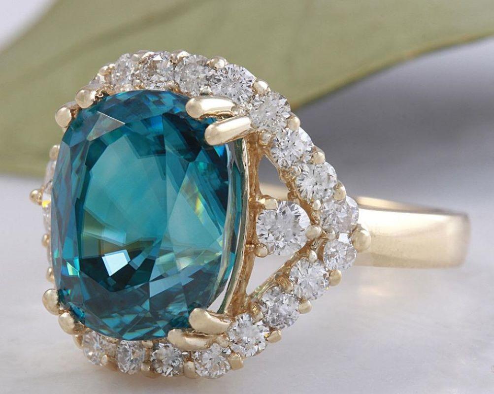 Mixed Cut 8.70 Ct Natural Very Nice Looking Blue Zircon and Diamond 14K Yellow Gold Ring For Sale