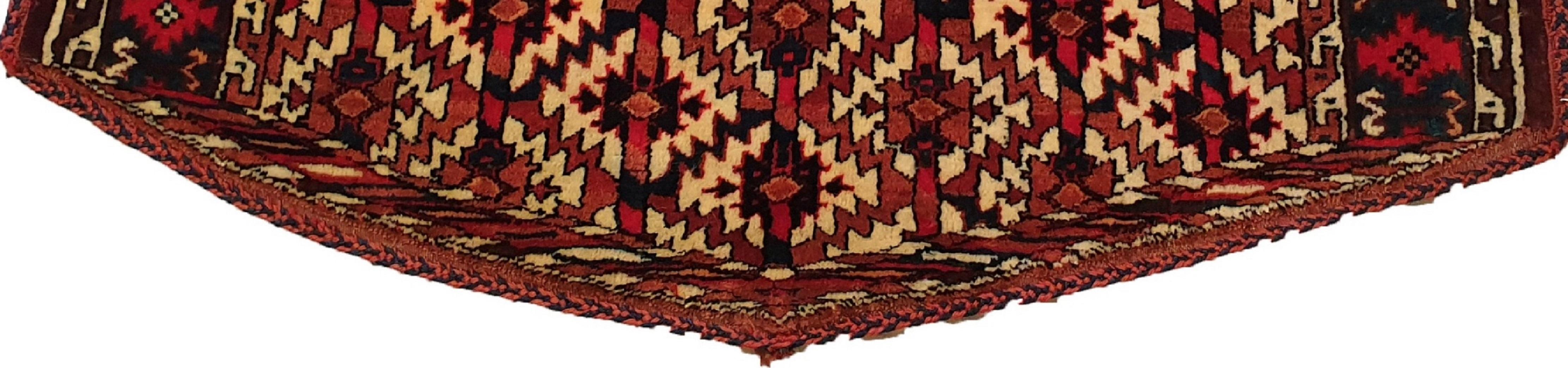 870 - Very Beautiful Bukhara 'Asmalik' Carpet In Excellent Condition For Sale In Paris, FR