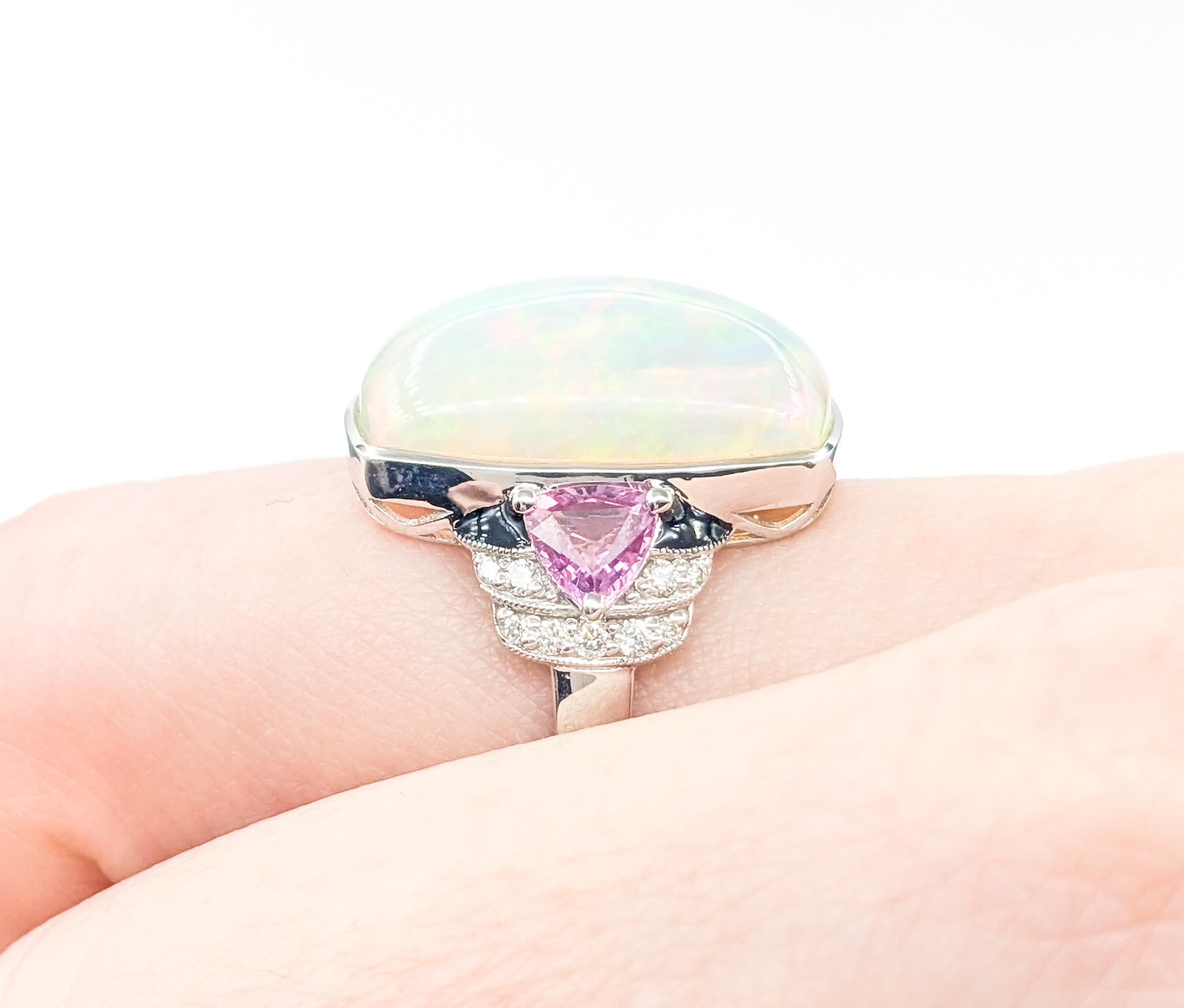 Ring aus Platin mit 8,70 Karat Opal, Cabochon, mehrfarbigem Saphir und Diamant (Zeitgenössisch)