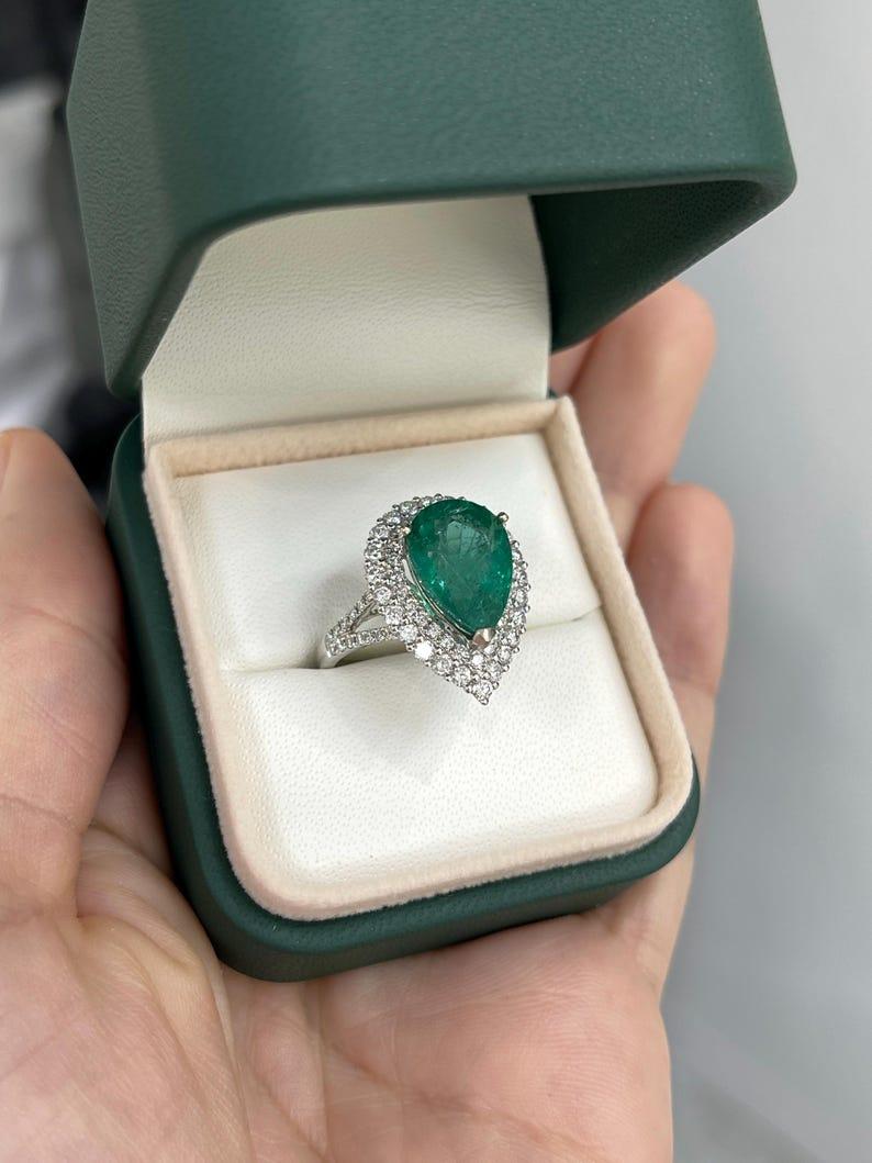 8.70tcw 18K Pear Cut Emerald & Double Diamond Halo Ring - Dark Green 585 Gold For Sale 3