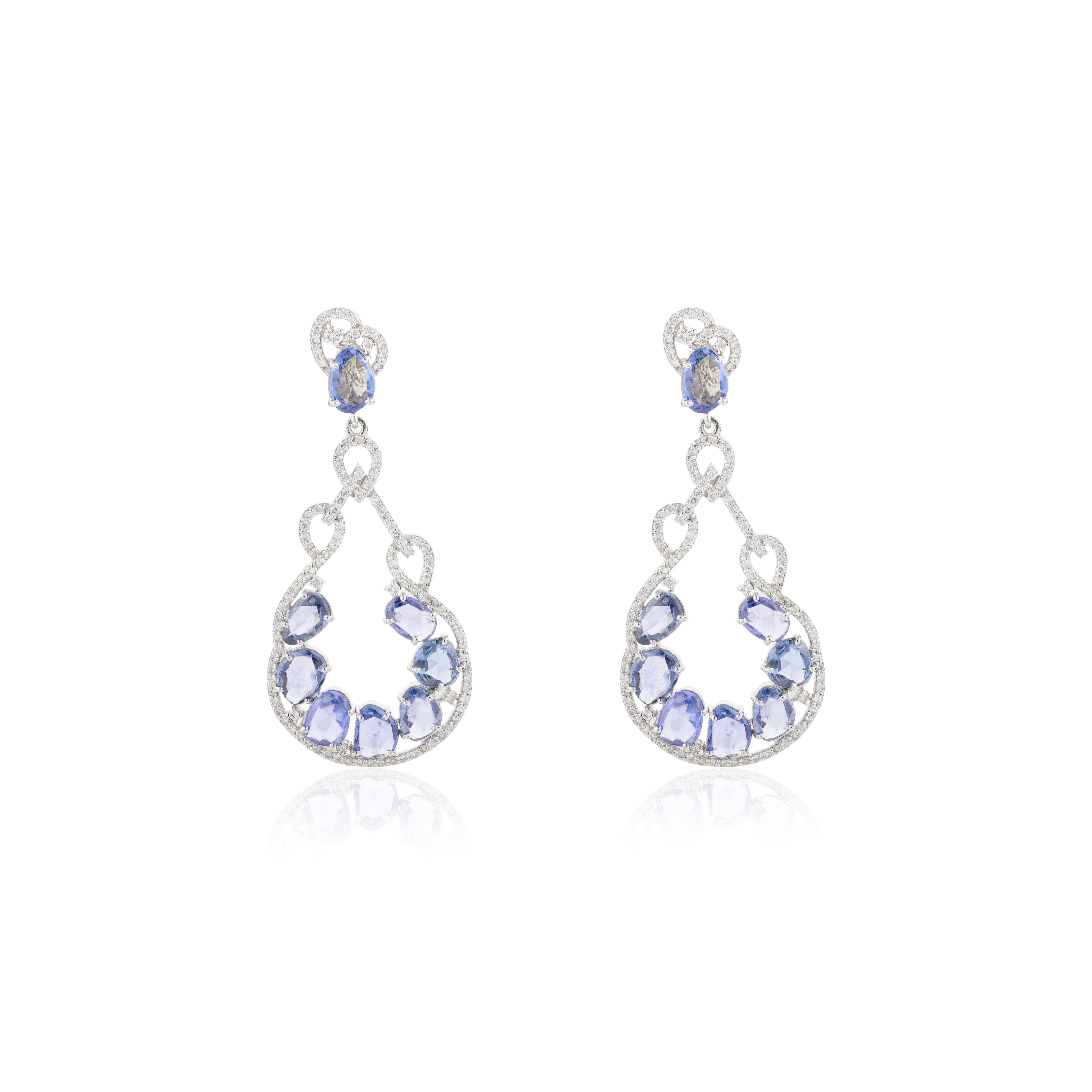 Orecchini pendenti con diamante e zaffiro blu da 8,71 carati per matrimonio in oro bianco 18k In condizioni Nuovo in vendita a New York, NY