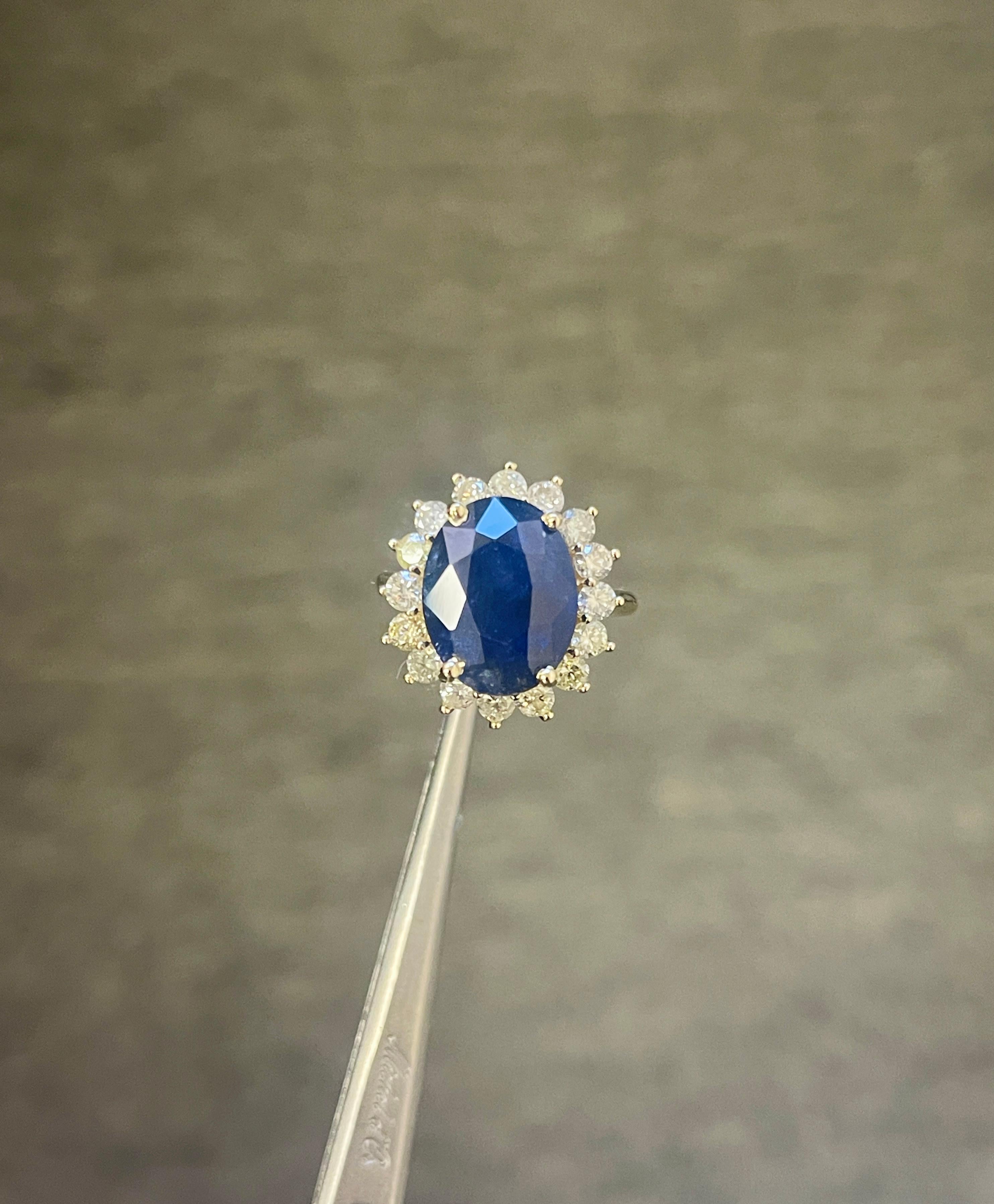 8.71 Carat Intense Blue Oval Cut Natural Sapphire 14K Yellow Gold Diamond Ring For Sale 2