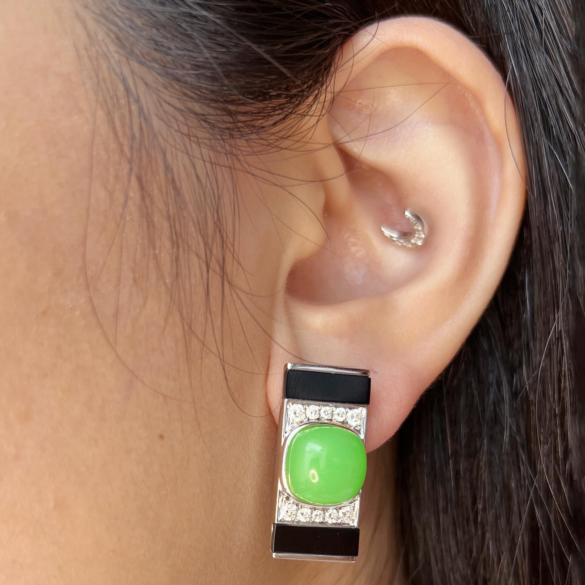 8.72 Carat Chrysophase (Jade Look Alike ) & Onyx Art Deco 18K Earring im Zustand „Neu“ im Angebot in Hung Hom, HK