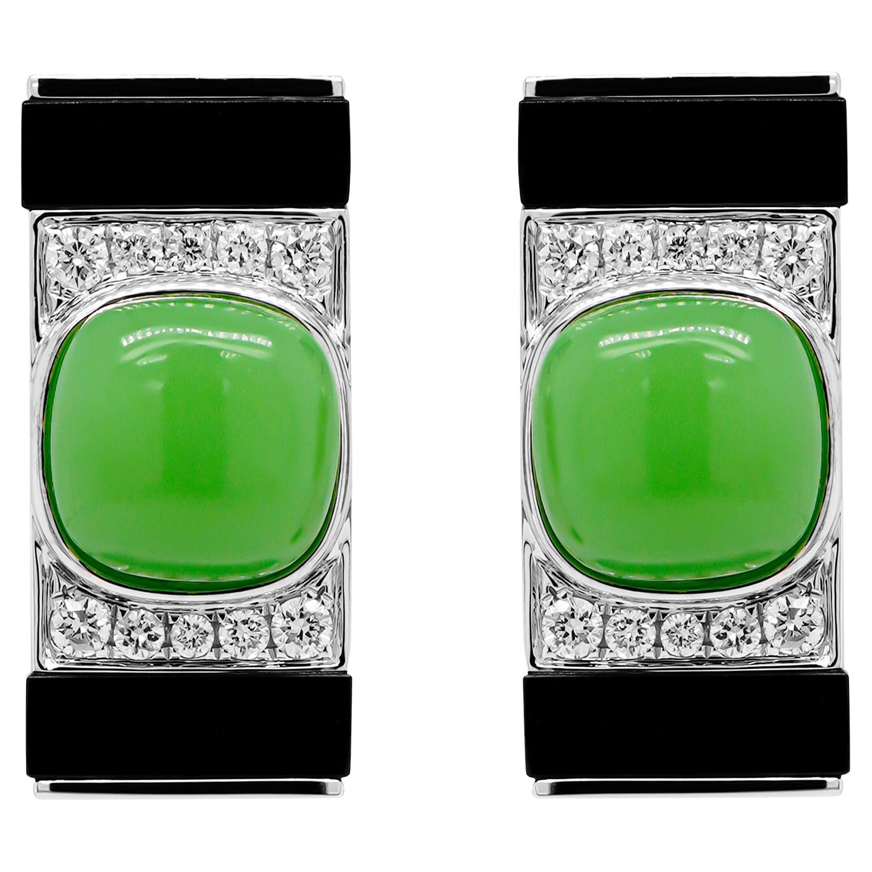 8.72 Carat Chrysophase (Jade Look Alike ) & Onyx Art Deco 18K Earring im Angebot