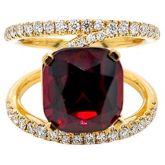 8.72 Carat Garnet Round Diamond Yellow Gold Ring