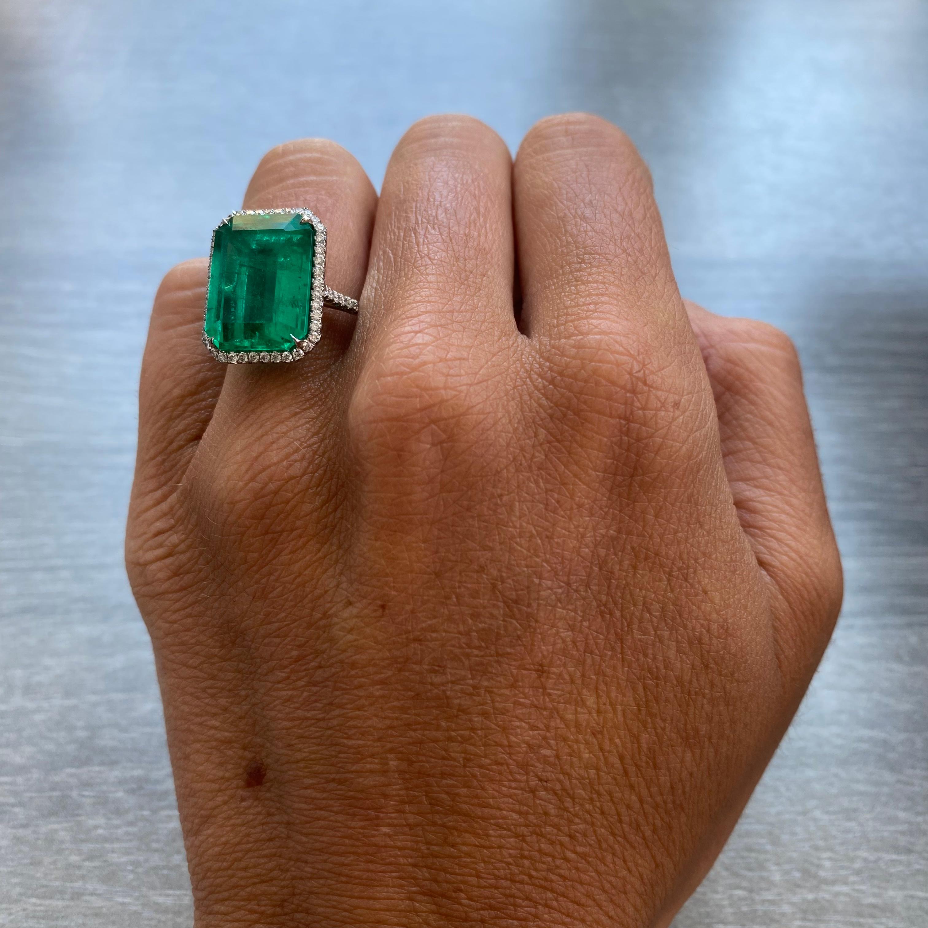 8.72 Ct. Certified Colombian Emerald and Diamond Ring For Sale 1