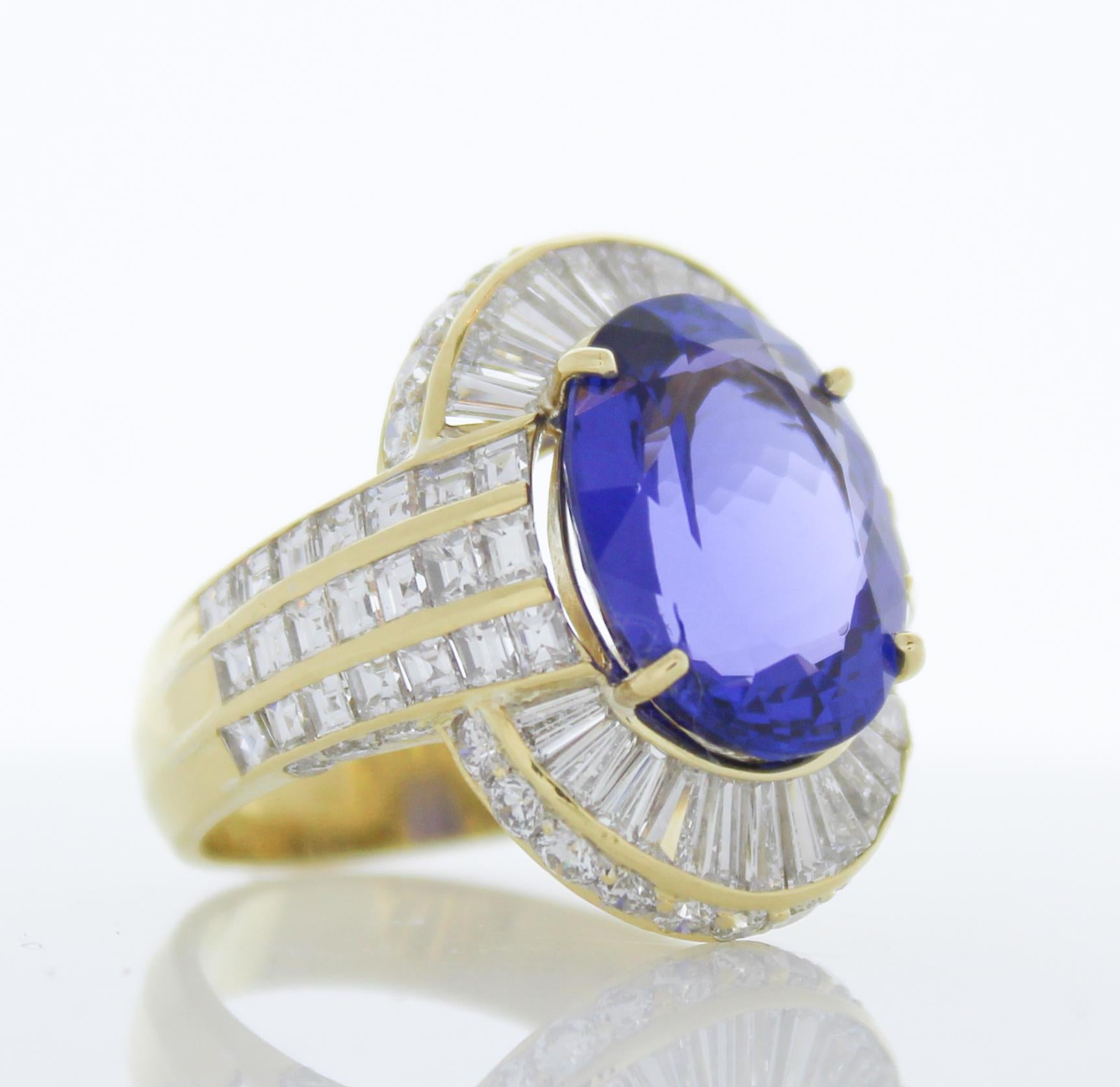 Contemporary 8.73 Carat Oval Tanzanite & Diamond Cocktail Ring in 18k Yellow Gold