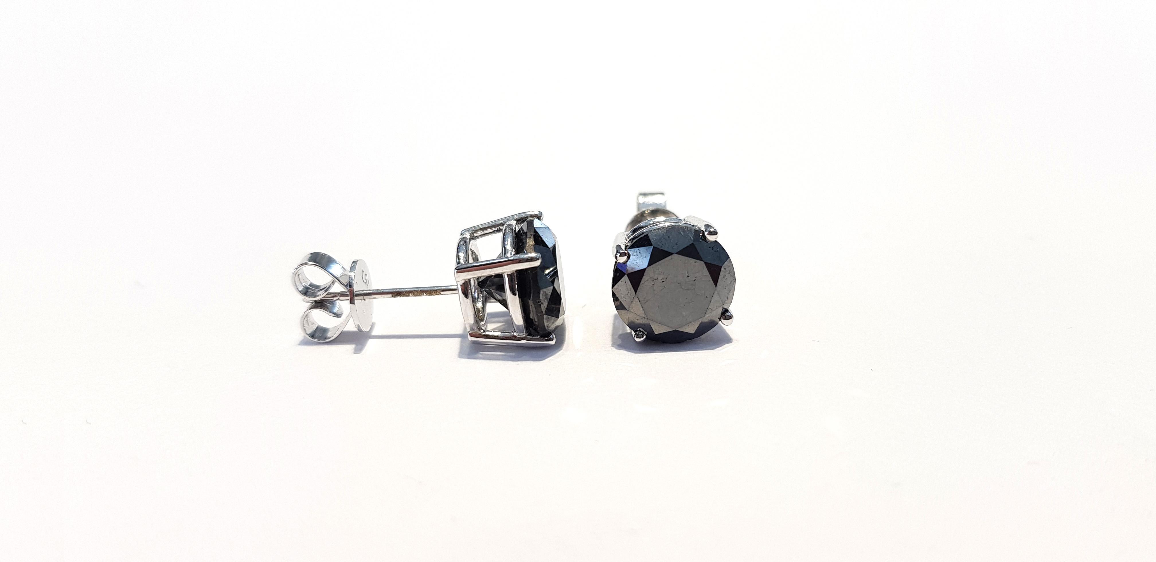 8.74 Carat Black Diamond 18 Karat White Gold Solitaire Stud Earrings In New Condition For Sale In London, GB