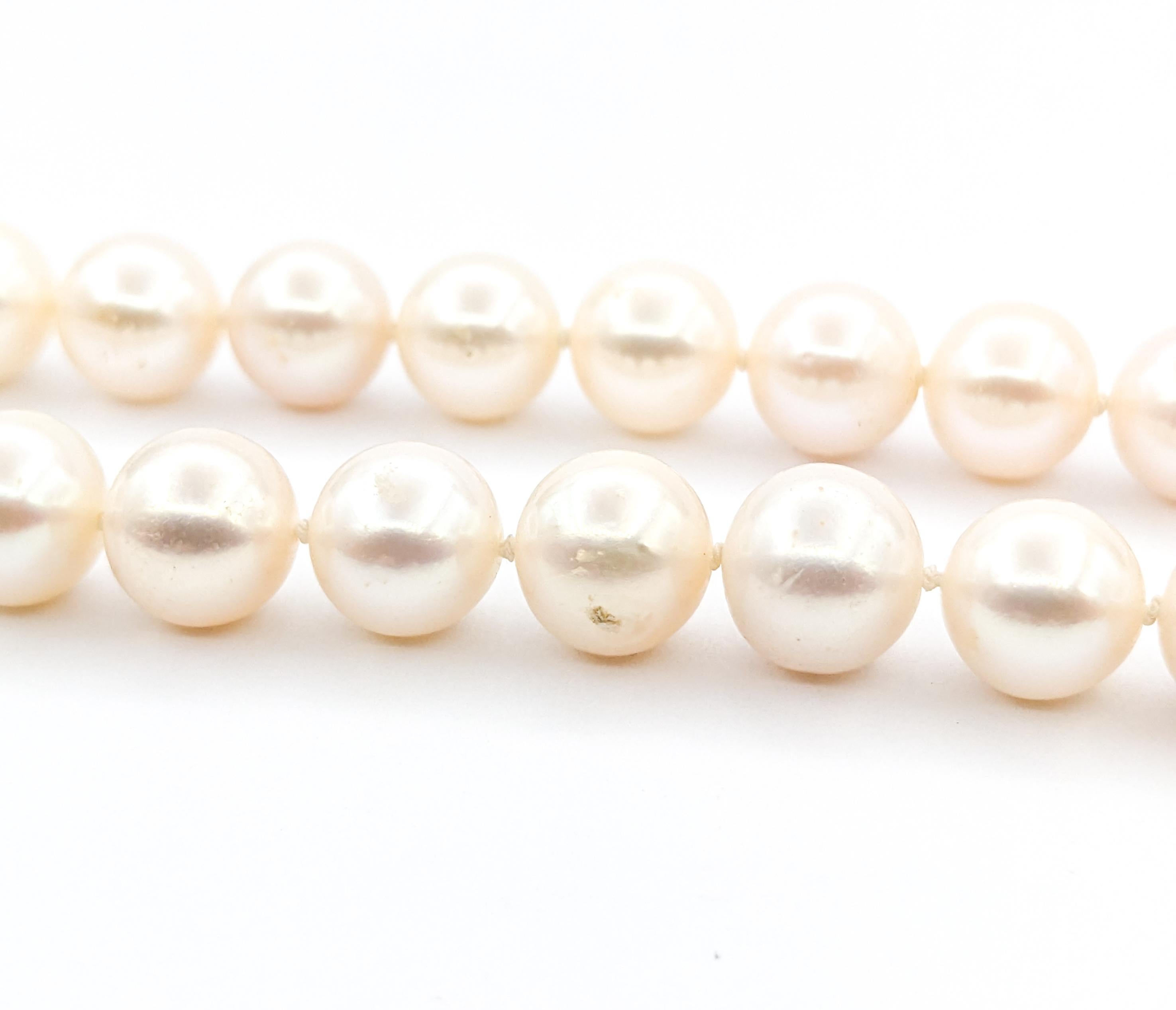 8.75-9mm South Sea Pearls Necklace In Yellow Gold

Introducing this elegant Gemstone Fashion Necklace Strand, meticulously crafted in 14kt yellow gold. This exquisite piece features lustrous 8.75-9mm South Sea Pearls, carefully selected for their