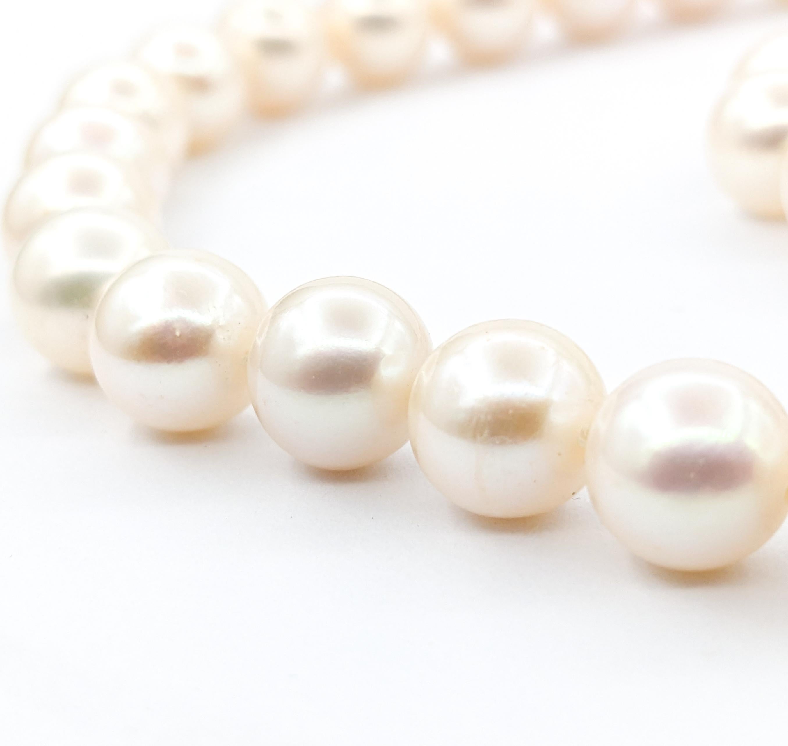 8.75-9mm South Sea Pearls Necklace In Yellow Gold In Excellent Condition For Sale In Bloomington, MN