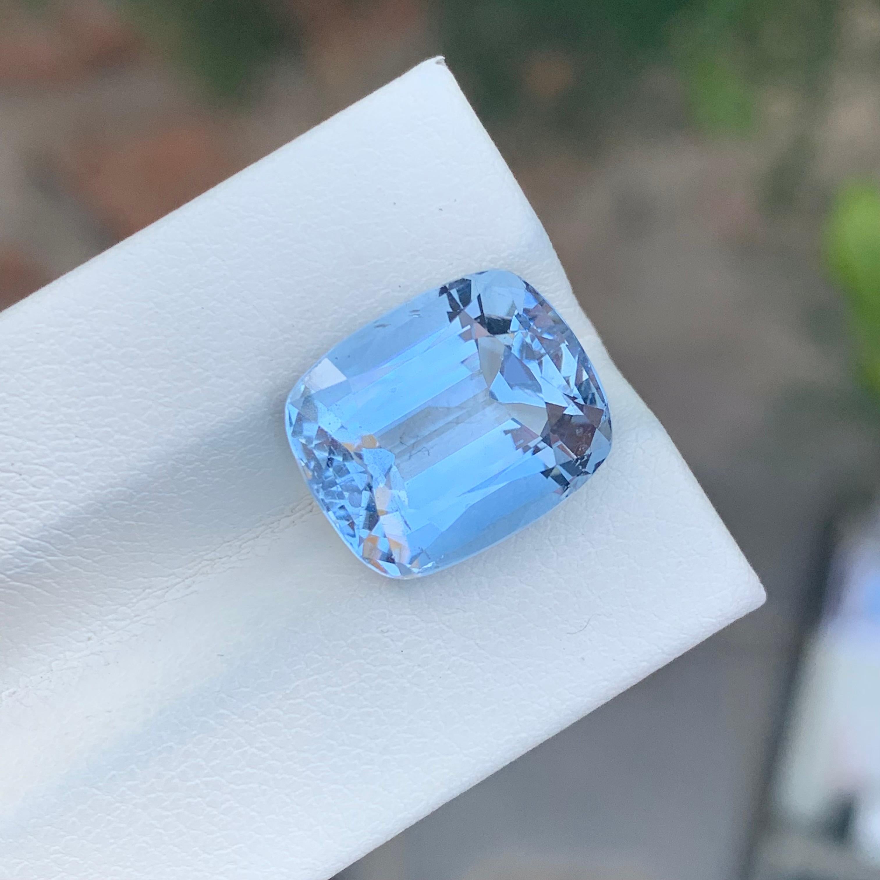 Arts and Crafts 8.75 Carat Natural Loose Aquamarine Goshenite Cushion Shape Gem For Sale