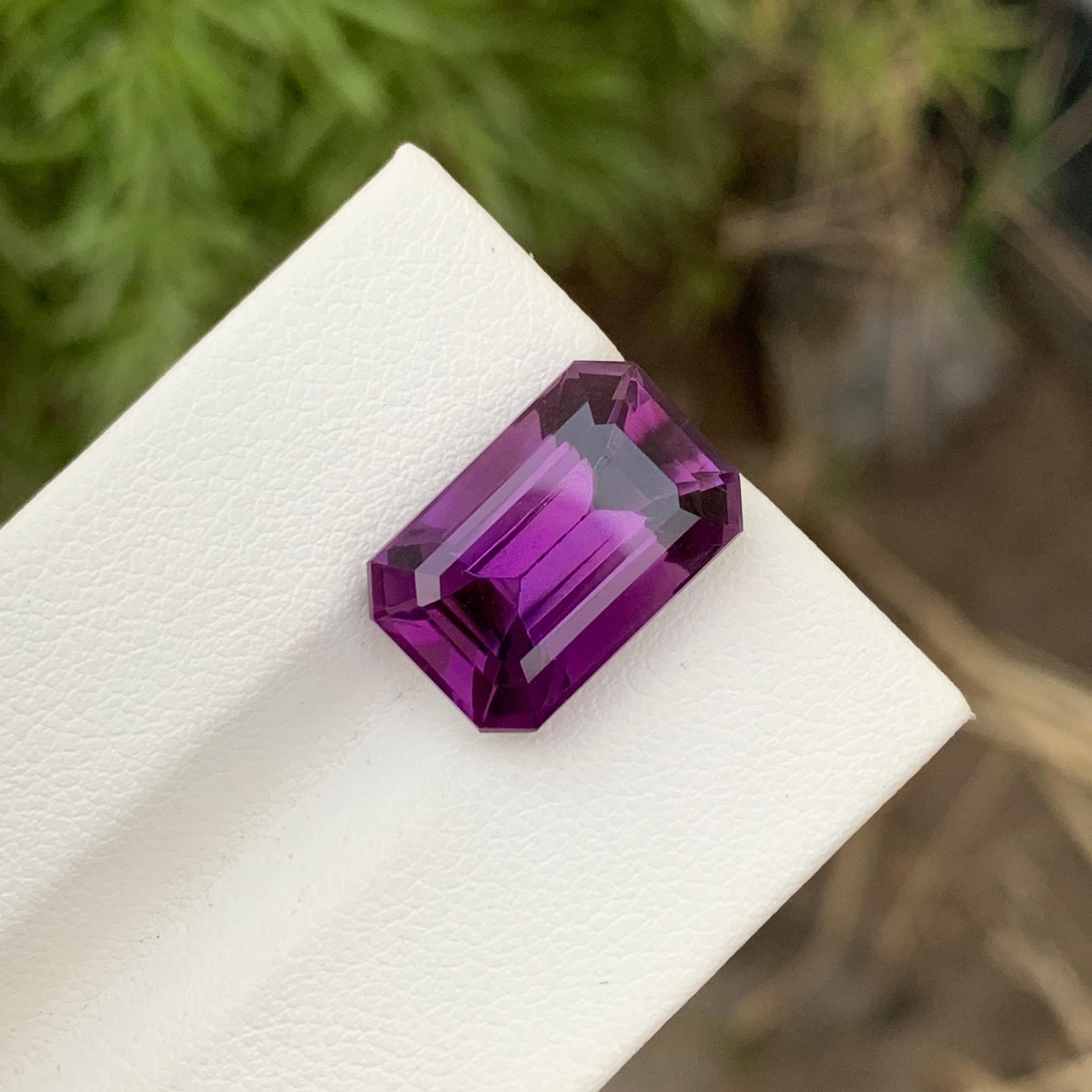8.75 Carat Natural Loose Dark Purple Amethyst Emerald Shape Gem For Necklace  For Sale 5