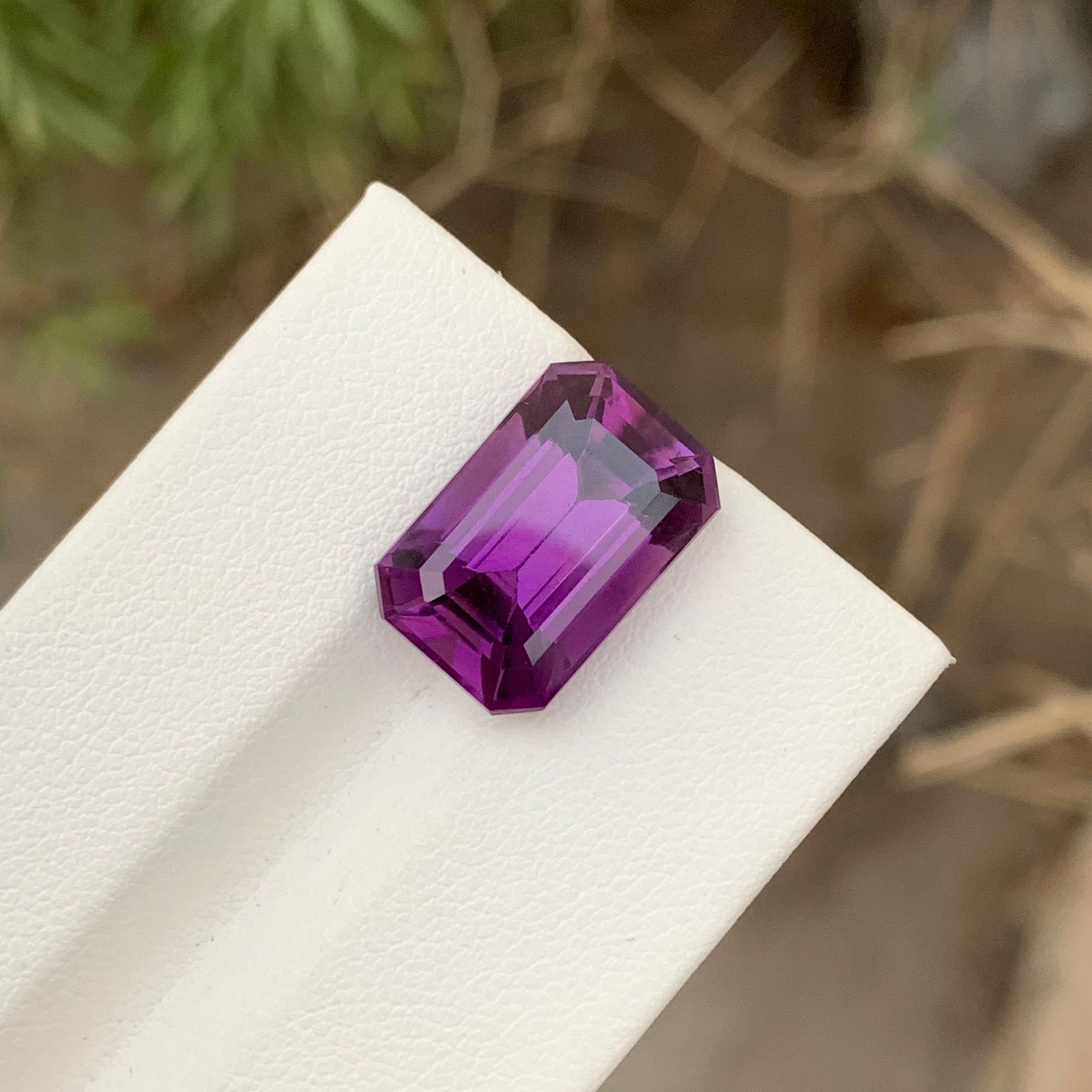 Women's or Men's 8.75 Carat Natural Loose Dark Purple Amethyst Emerald Shape Gem For Necklace  For Sale