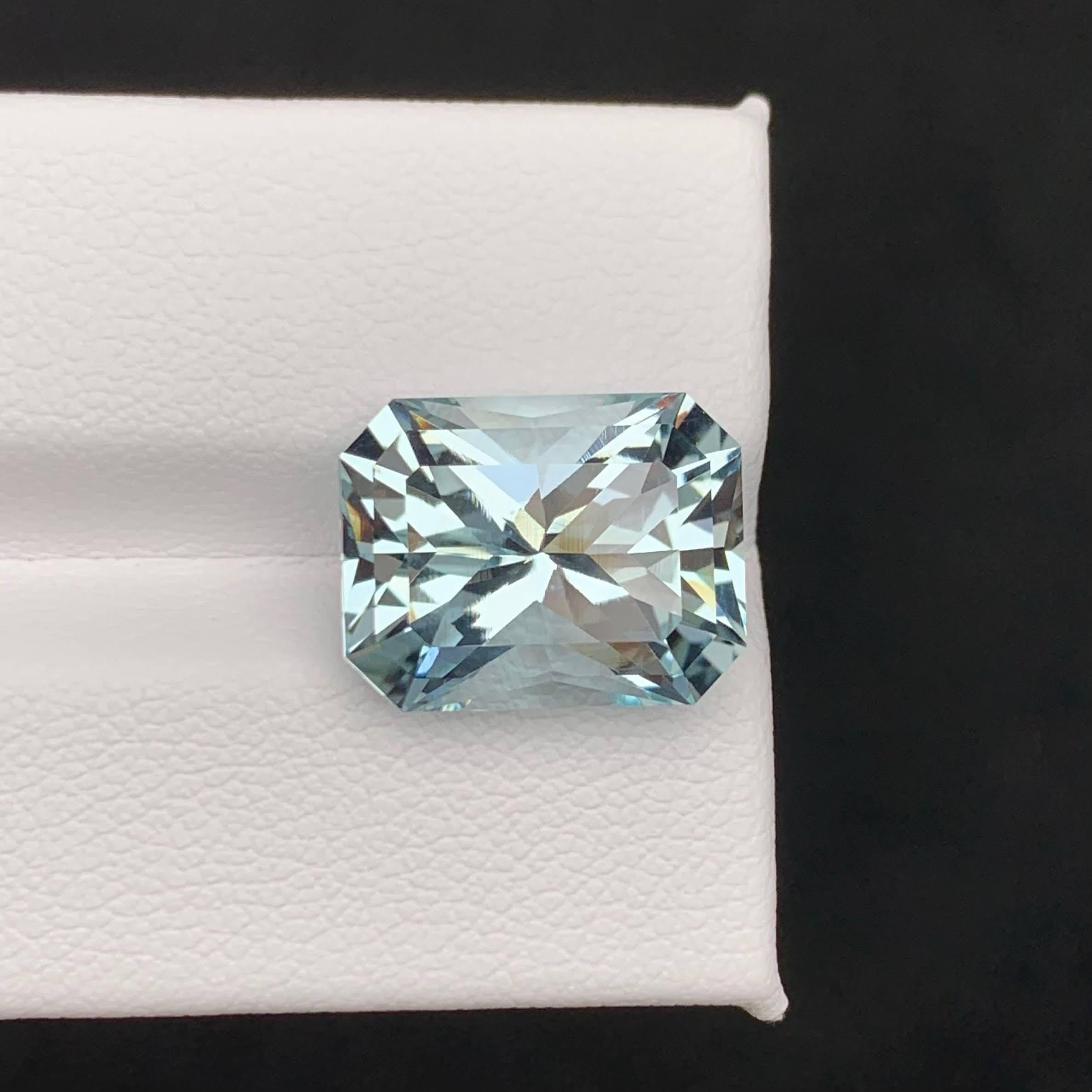 Peso 8,75 carati 
Dimensioni 14,6x11,3x8,6
Trattamento Nessuno 
Origine Pakistan 
Pulizia degli occhi di chiarezza 
Taglio di forma Cuscino di precisione 




L'acquamarina azzurra naturale sfusa da 8,75 carati è una gemma mozzafiato, tagliata con