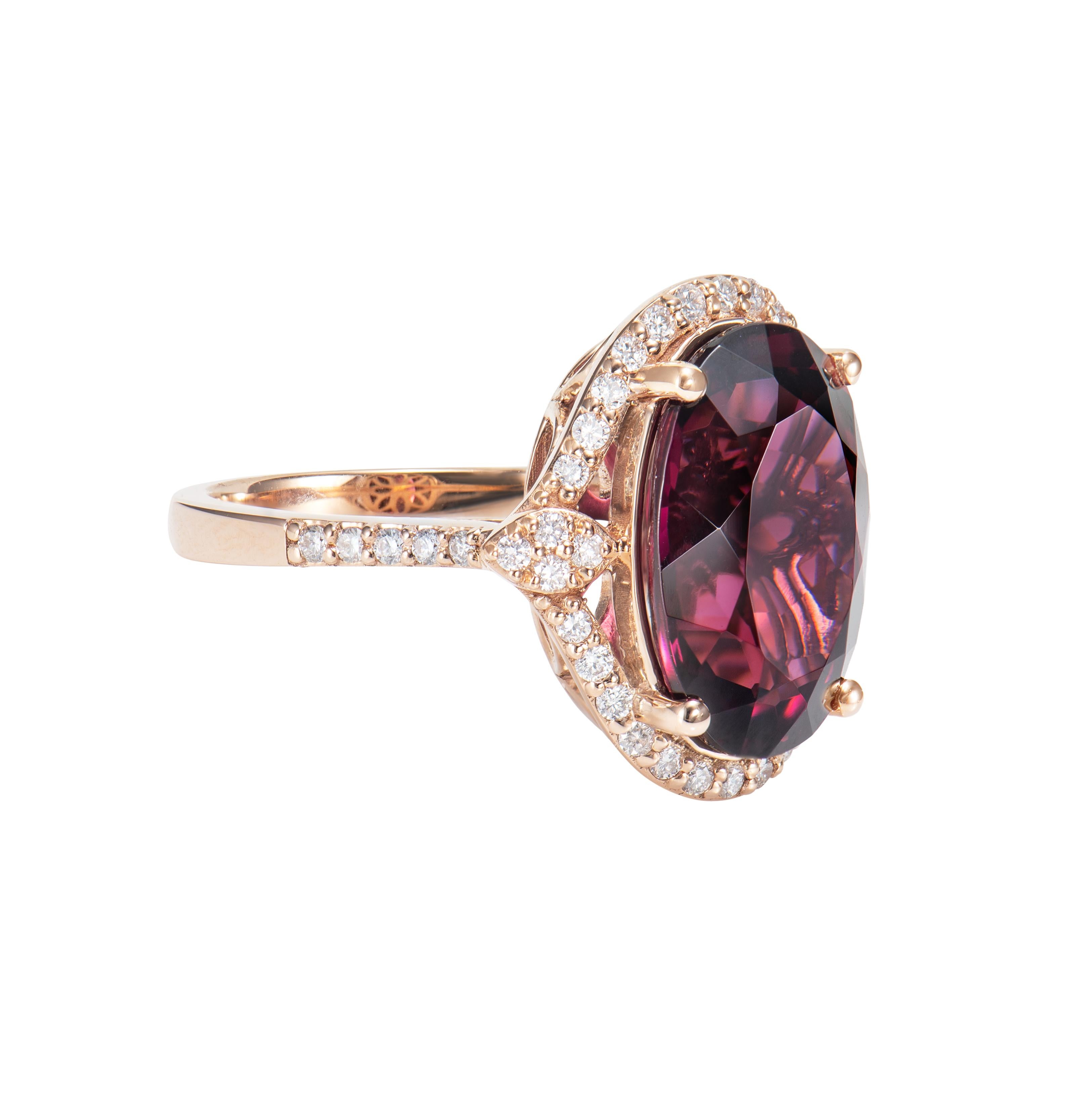Celebrating Magenta as the color of the year for 2023, we present our exclusive Radiating Rhodolite collection. The magnificent magenta hues in these gems are brought to life in a classic rose gold setting with white diamonds.

Rhodolite and White