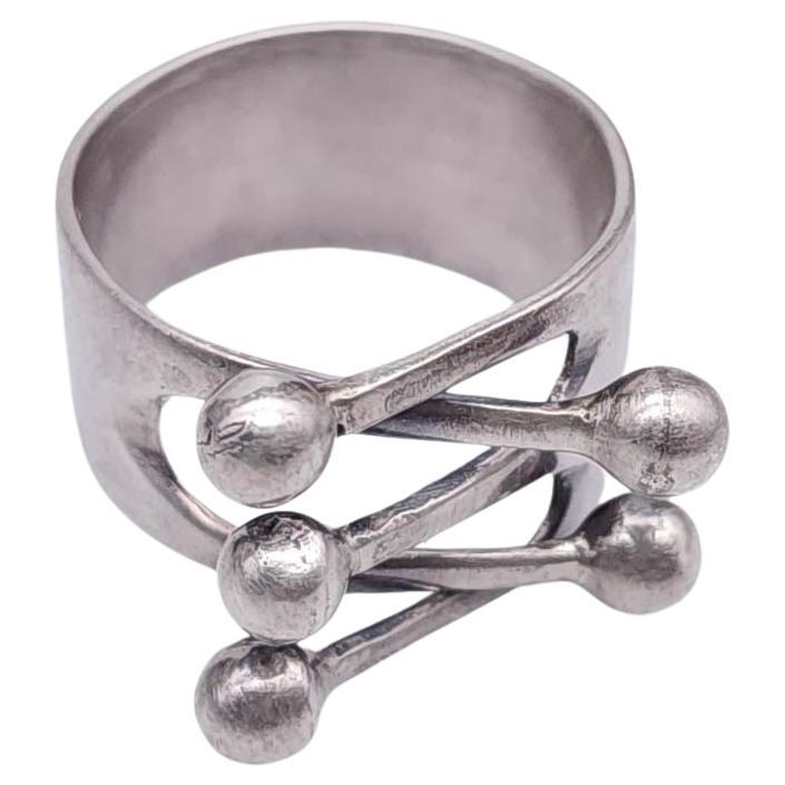 8.75 Vintage Sterling Silver Open Interlocking Statement Ring Band, 20ème siècle en vente