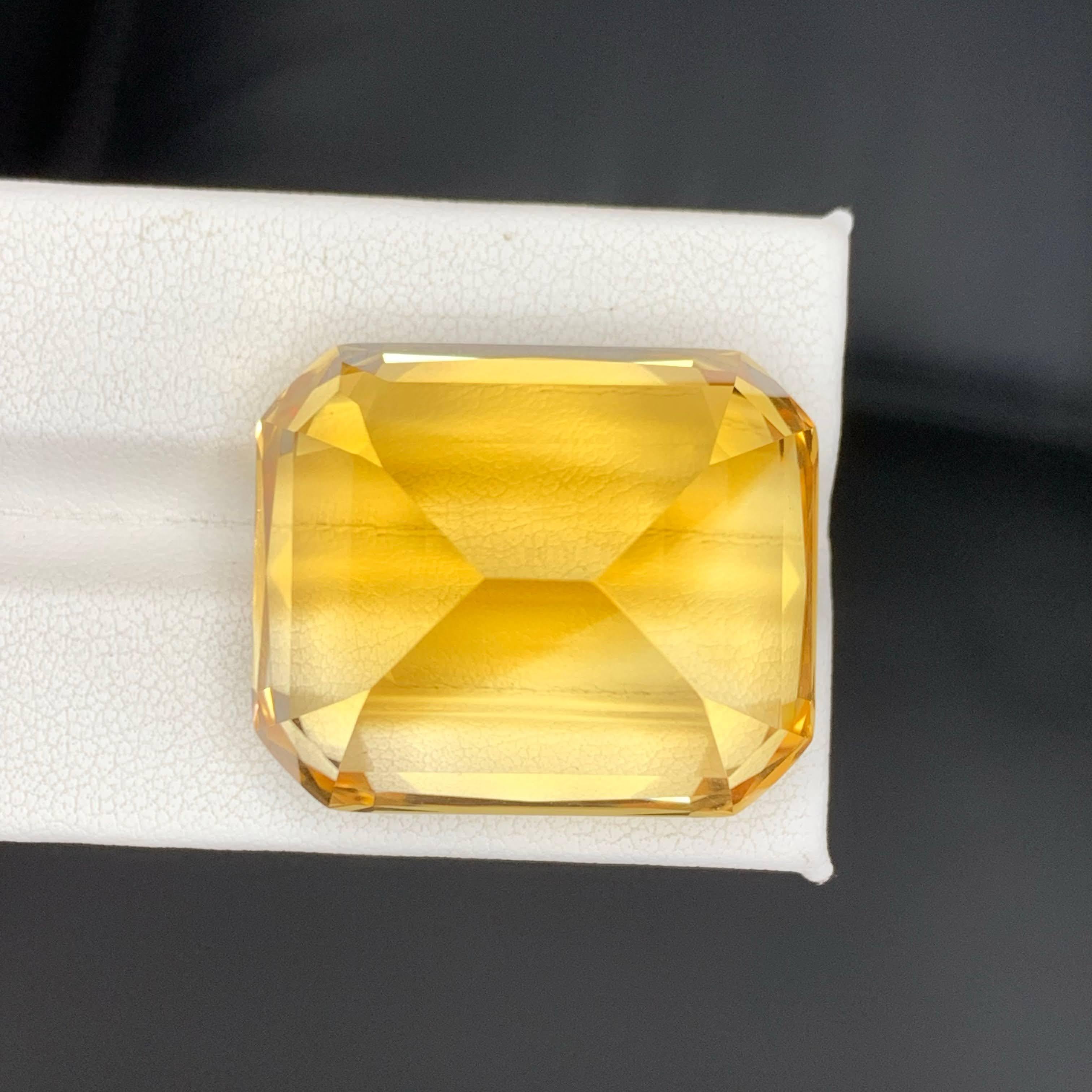 87.50 Carati Nature Sciolto Giallo Oro Citrino Taglio Cuscino Gemma Brasiliana in vendita 4