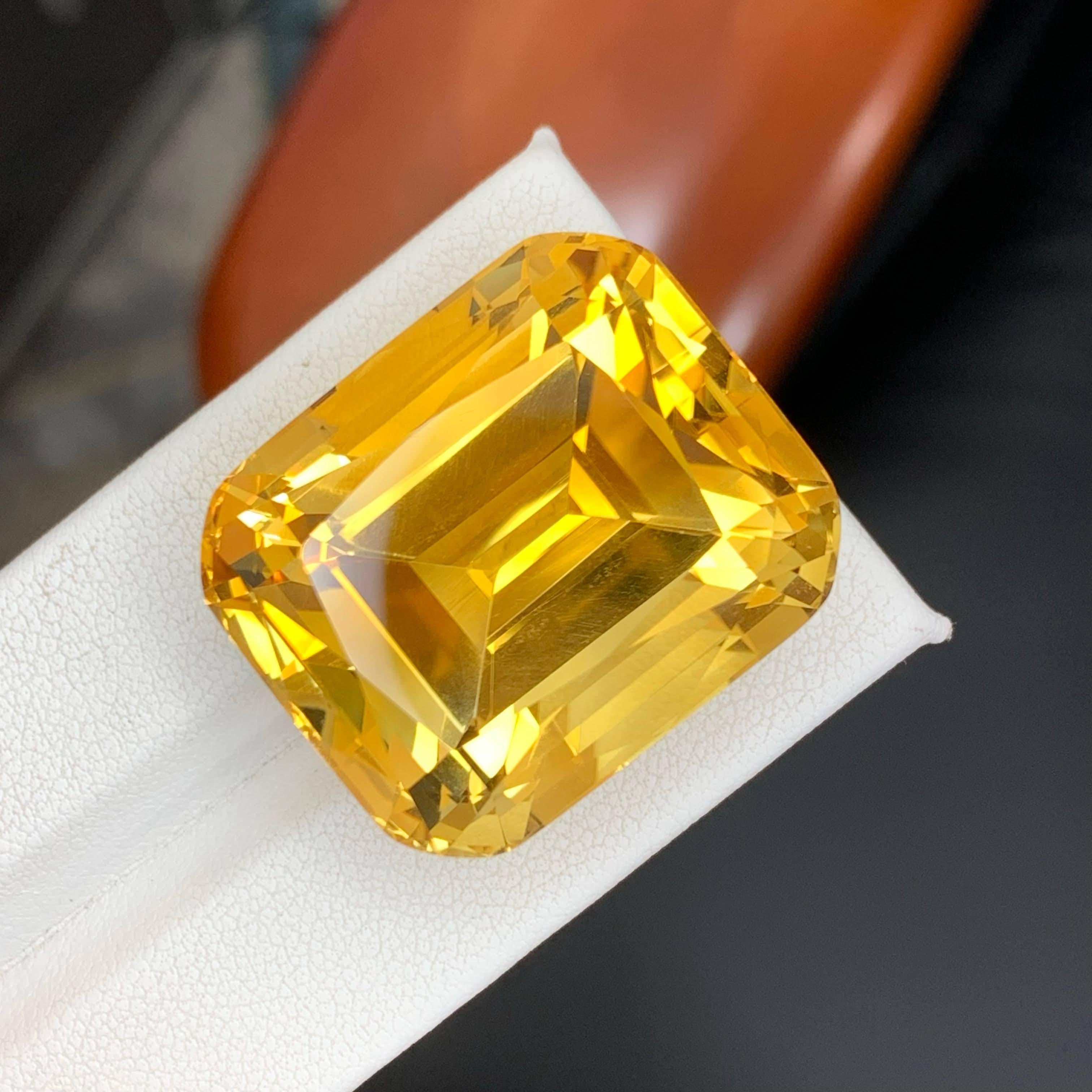 87.50 Carati Nature Sciolto Giallo Oro Citrino Taglio Cuscino Gemma Brasiliana In condizioni Nuovo in vendita a Bangkok, TH