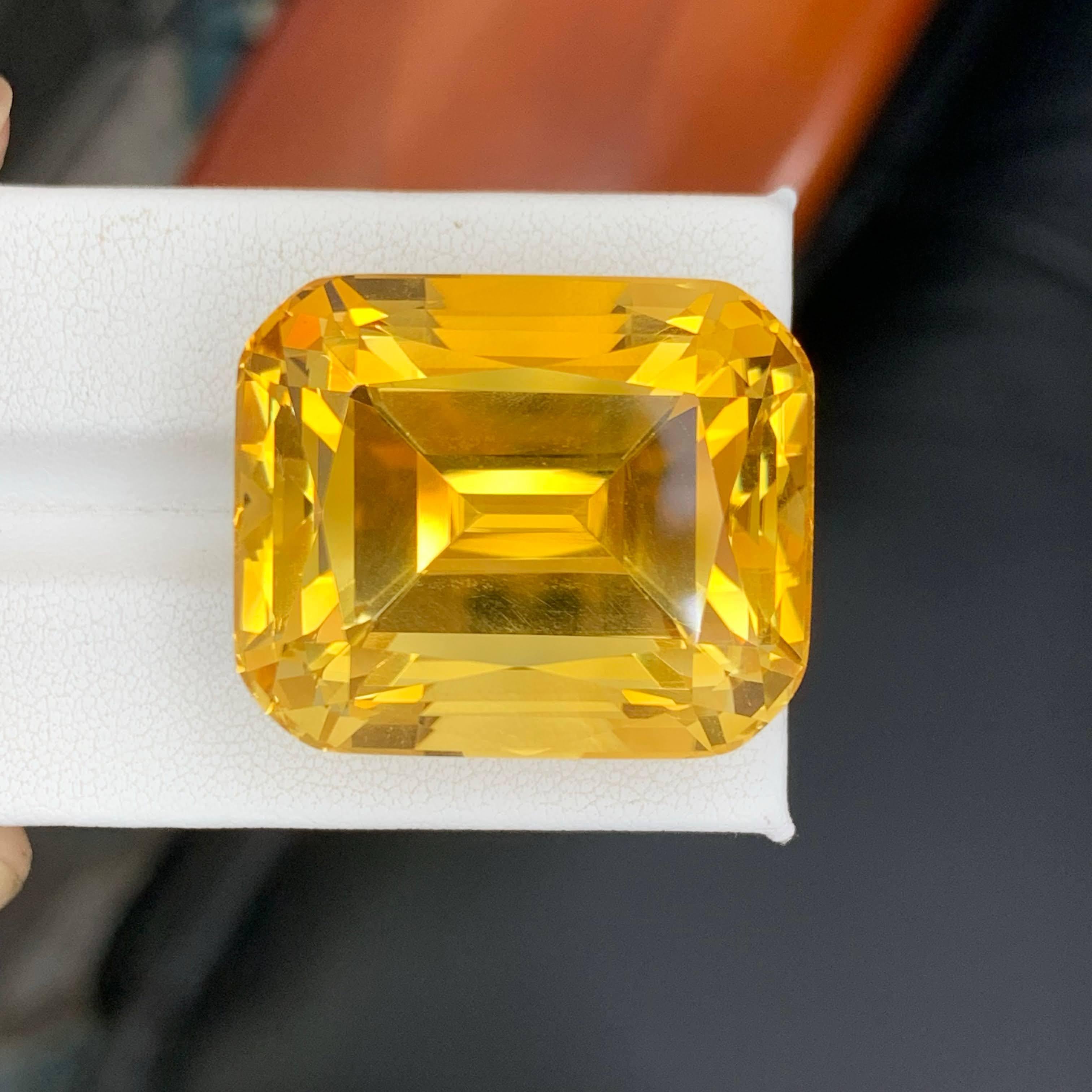 87.50 Carati Nature Sciolto Giallo Oro Citrino Taglio Cuscino Gemma Brasiliana in vendita 1