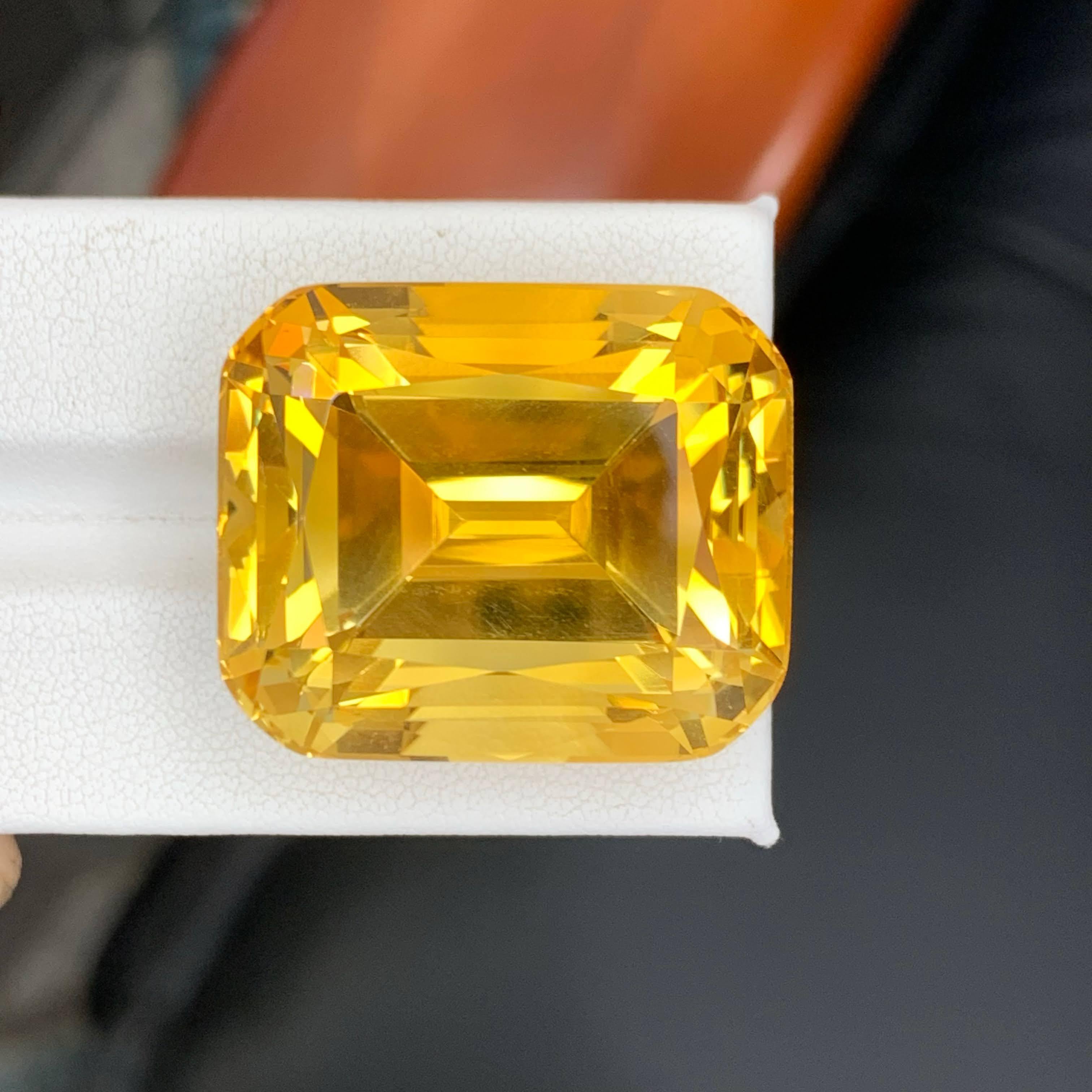 87.50 Carati Nature Sciolto Giallo Oro Citrino Taglio Cuscino Gemma Brasiliana in vendita 2