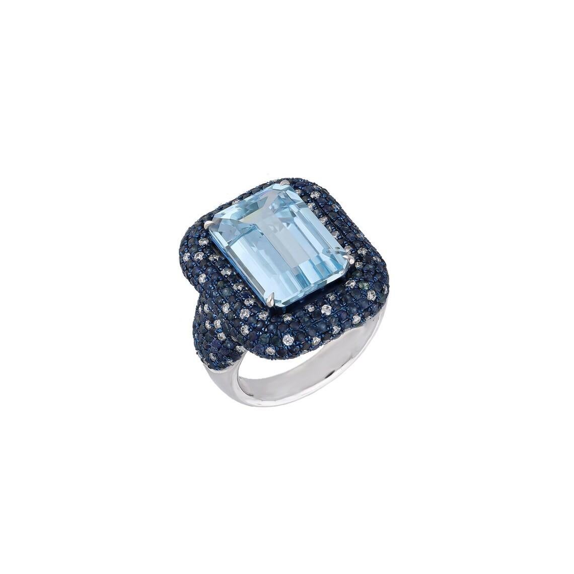 Art Deco Meghna Jewels 8.77 Carat Aquamarine Sapphire Diamond 18 Karat Gold Ring For Sale