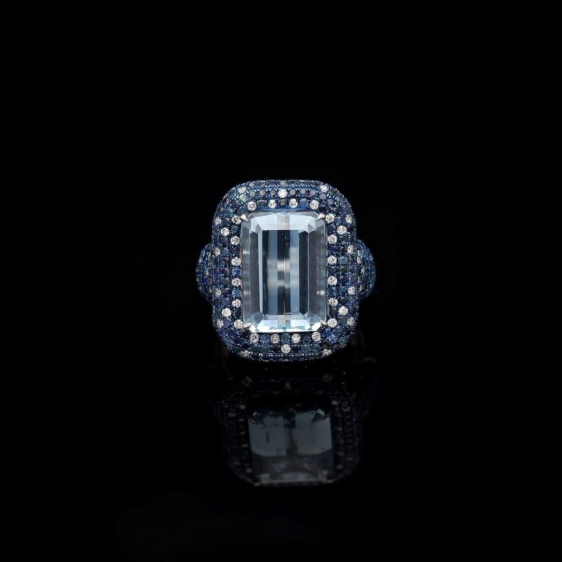 Octagon Cut Meghna Jewels 8.77 Carat Aquamarine Sapphire Diamond 18 Karat Gold Ring For Sale