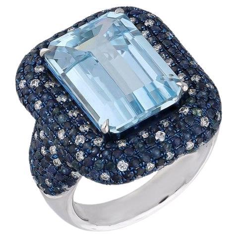 Meghna Jewels 8.77 Carat Aquamarine Sapphire Diamond 18 Karat Gold Ring For Sale