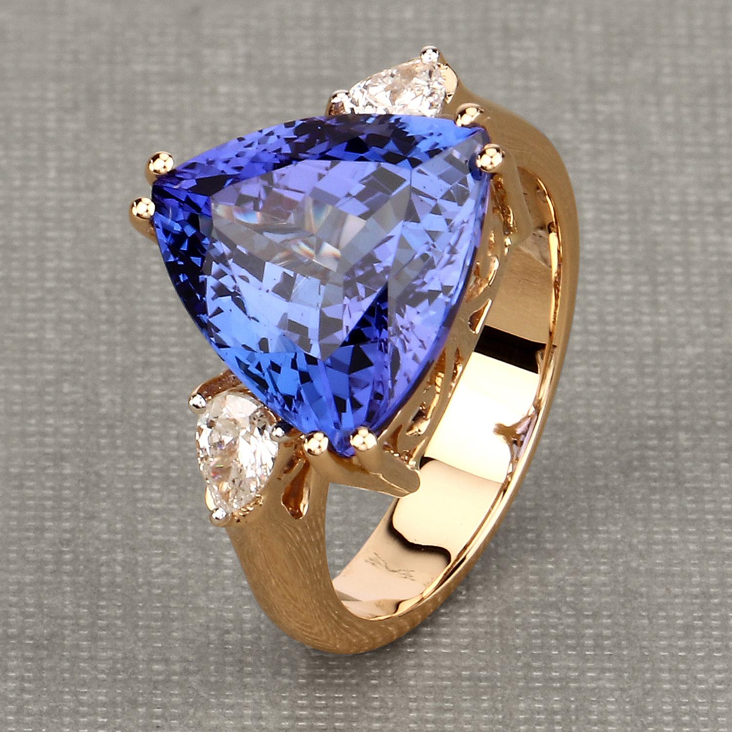 Trillion Cut 8.78 Carat Genuine Tanzanite and White Diamond 18 Karat Yellow Gold Ring For Sale