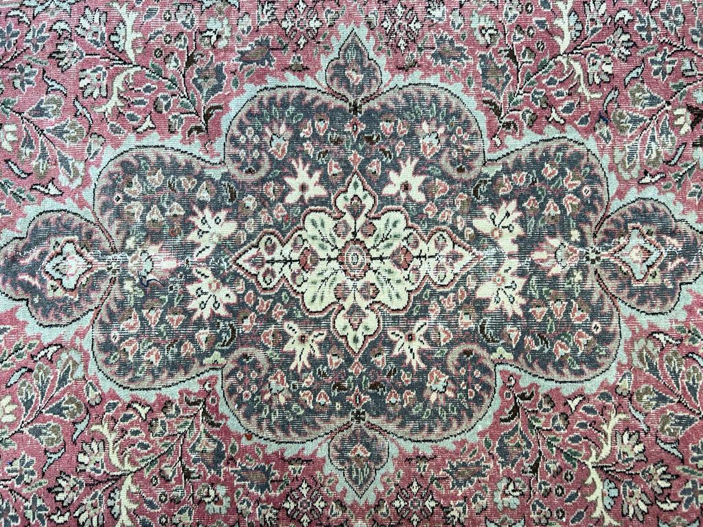 8.7x11.6 Ft - Fine Hand-Knotted Vintage Turkish Area Rug, circa 1940 For Sale 3