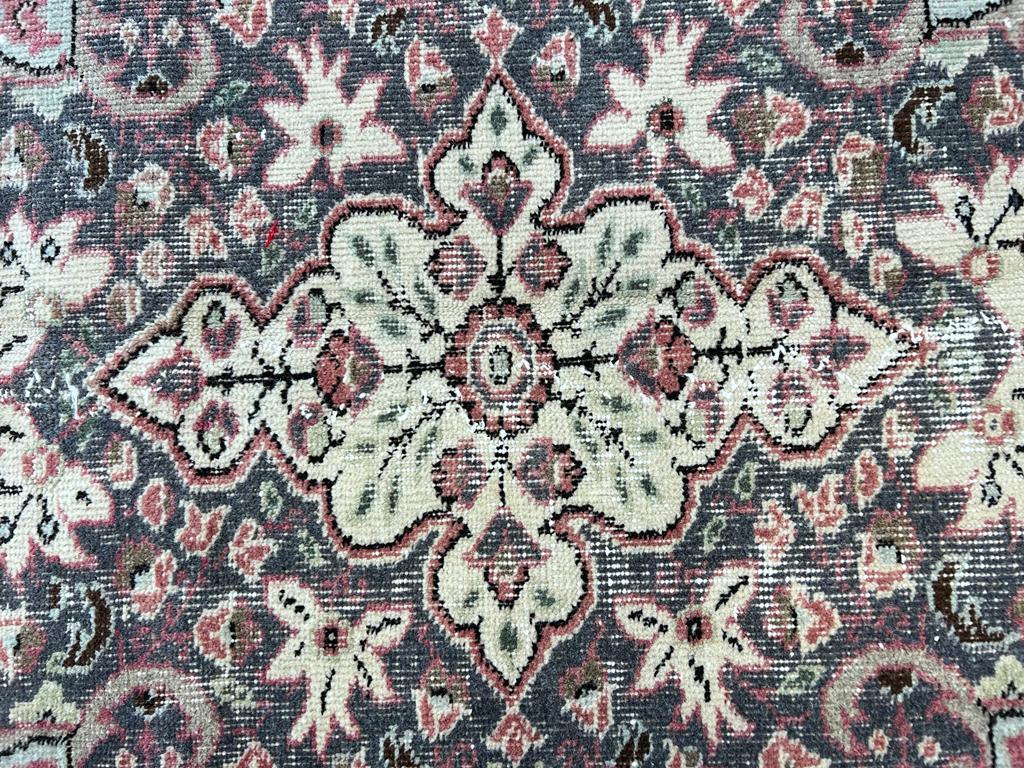 8.7x11.6 Ft - Fine Hand-Knotted Vintage Turkish Area Rug, circa 1940 For Sale 4