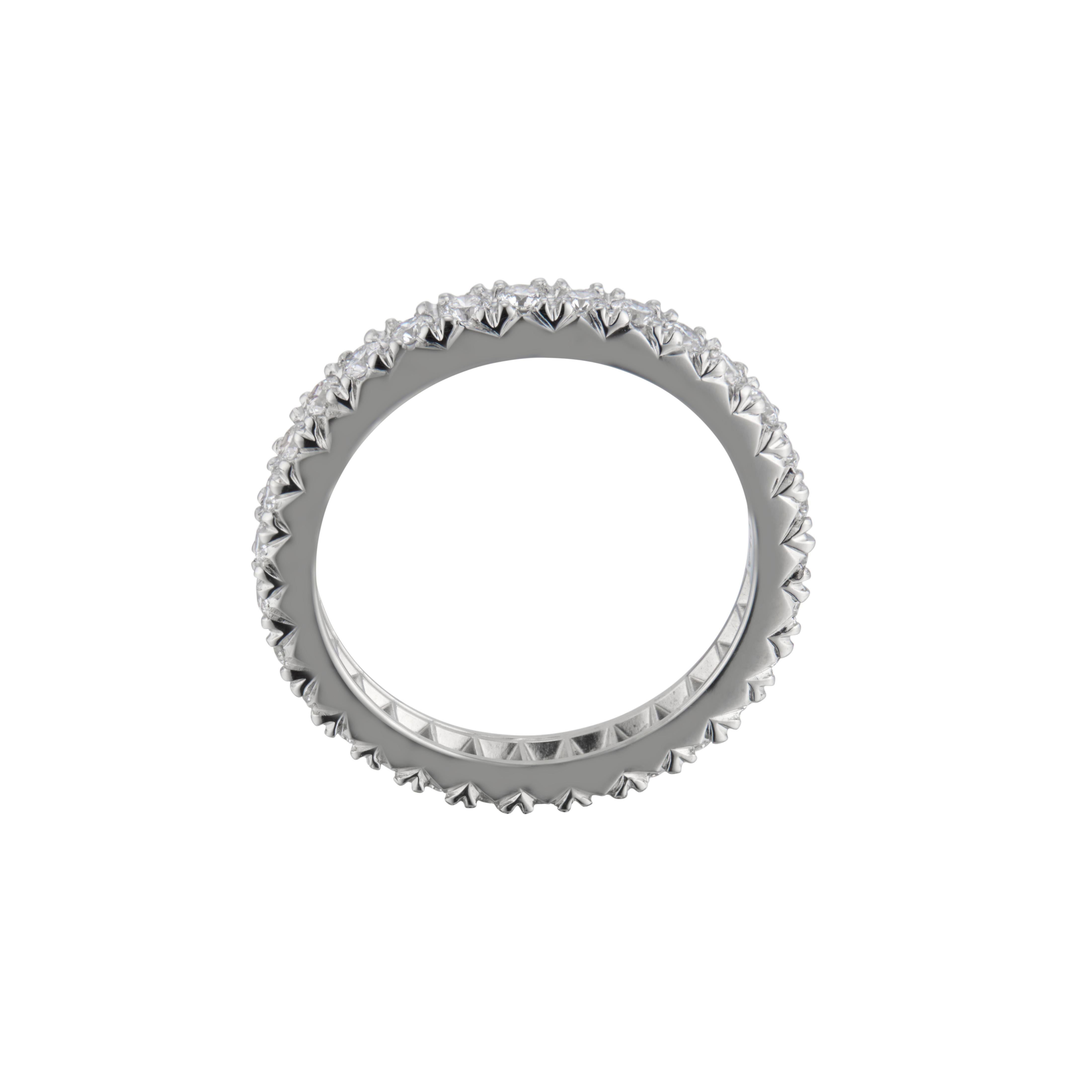 .88 Carat Diamond Platinum Eternity Wedding Band Ring In Excellent Condition For Sale In Stamford, CT