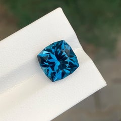 8,80 Karat Eleganter loser Londoner Blautopas in Quadratform Edelstein