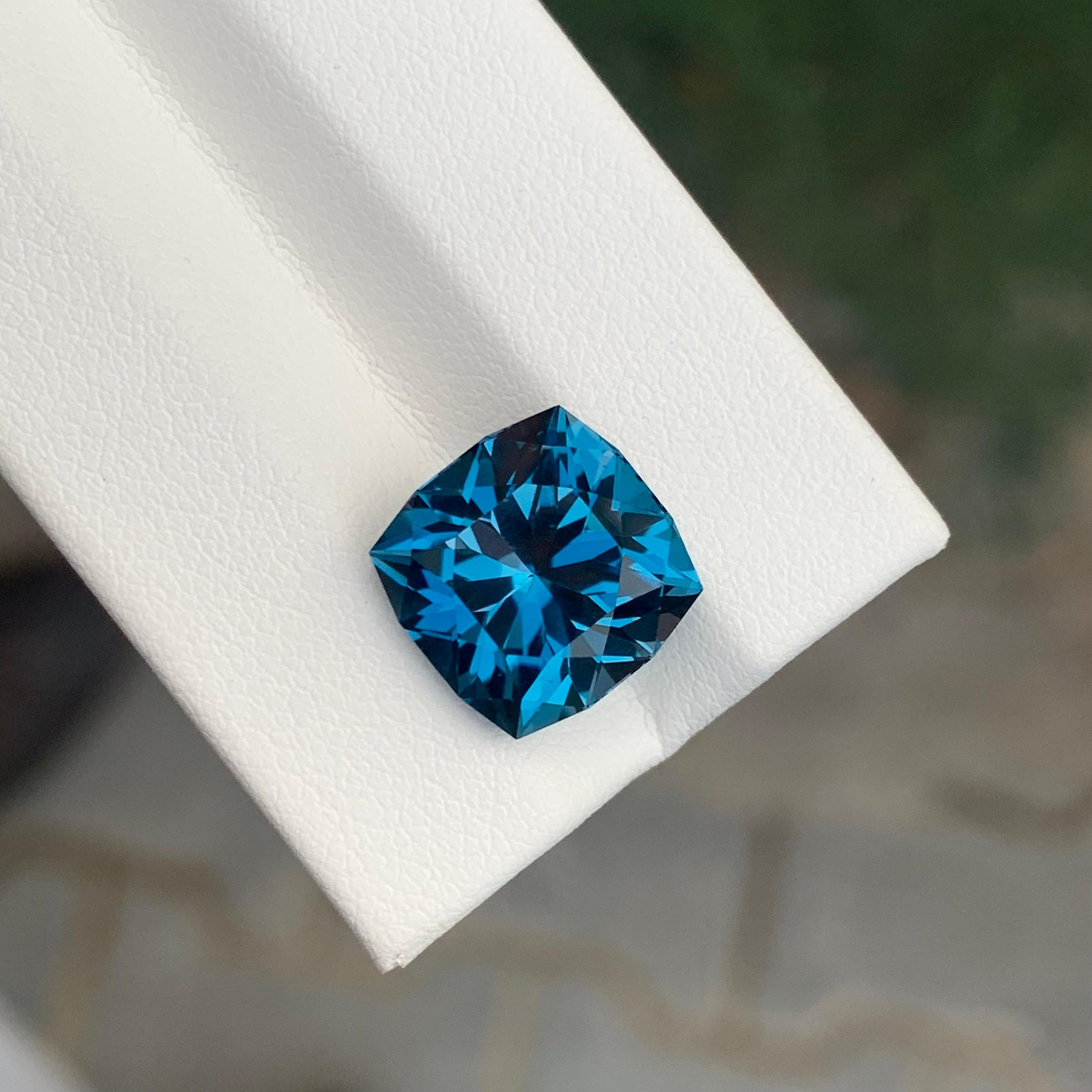 8,80 Karat Eleganter loser Londoner Blautopas in Quadratform Edelstein (Carréeschliff) im Angebot