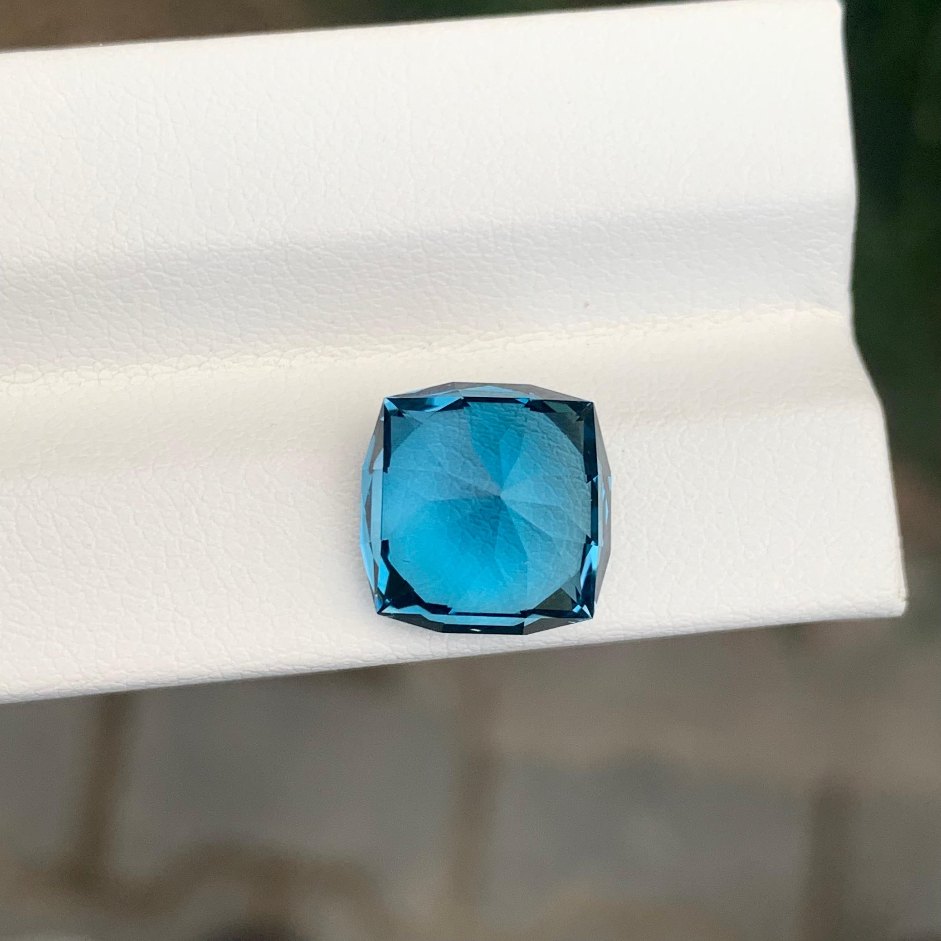 8,80 Karat Eleganter loser Londoner Blautopas in Quadratform Edelstein für Damen oder Herren im Angebot